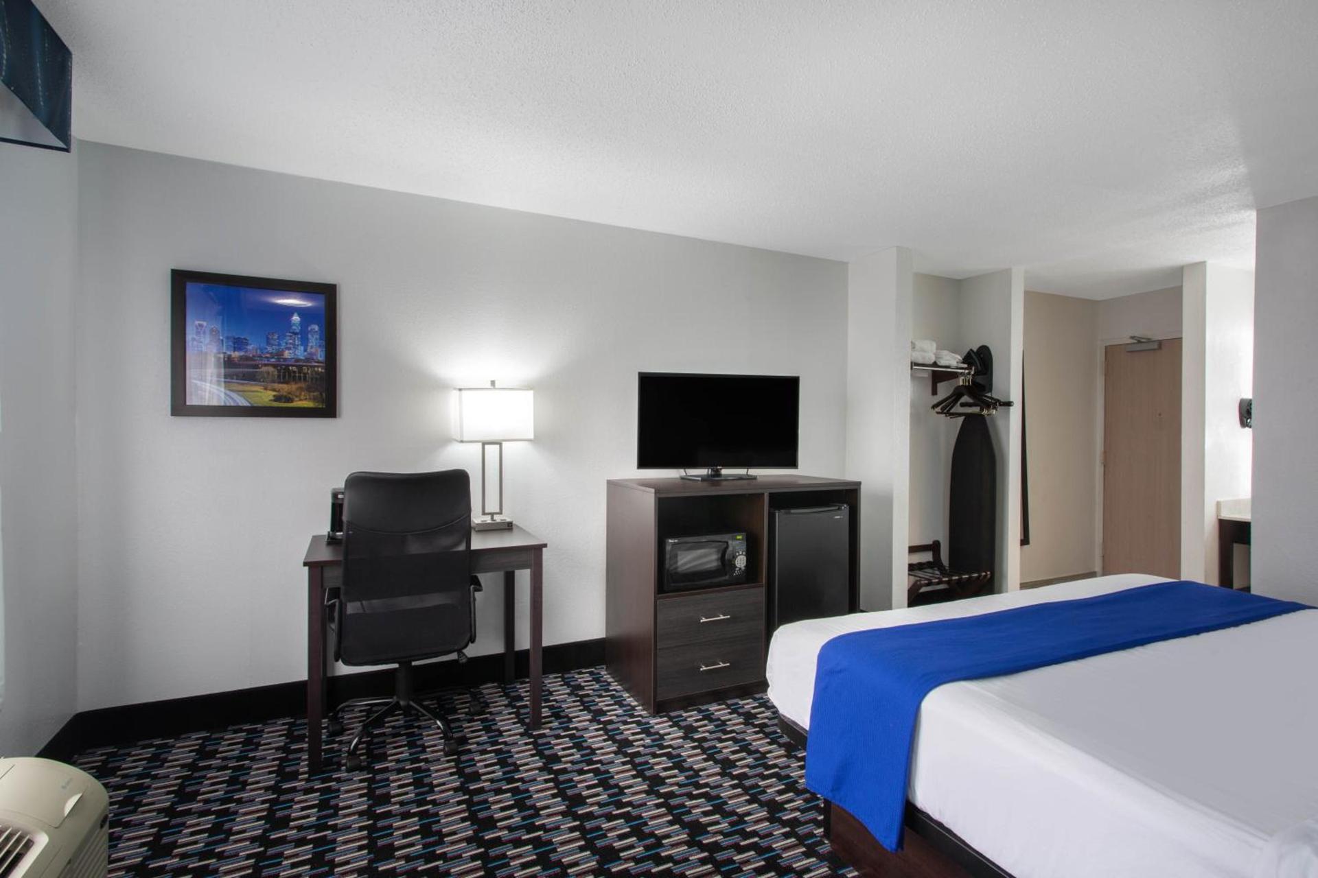 Clarion Pointe photo 28