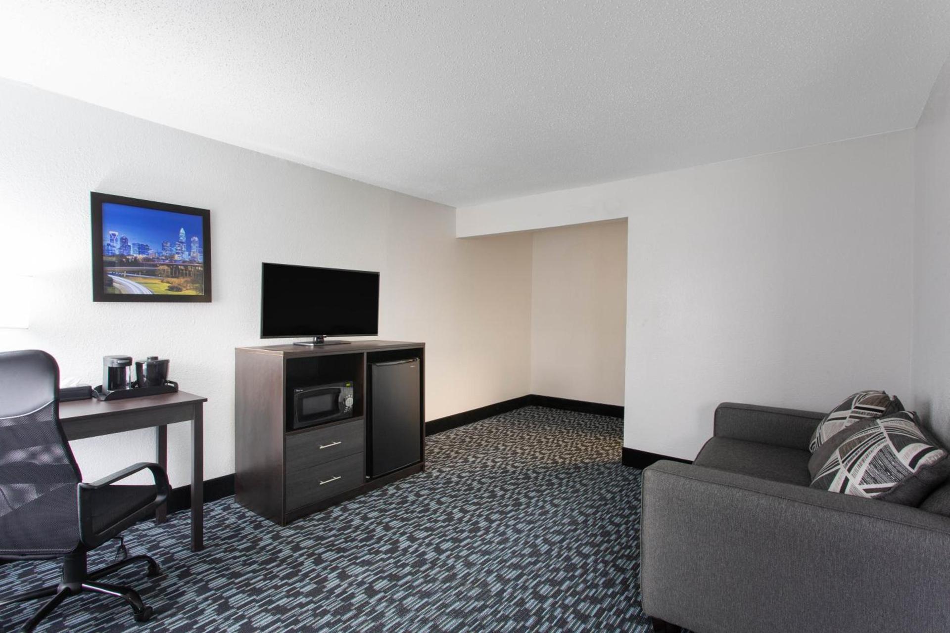 Clarion Pointe photo 4