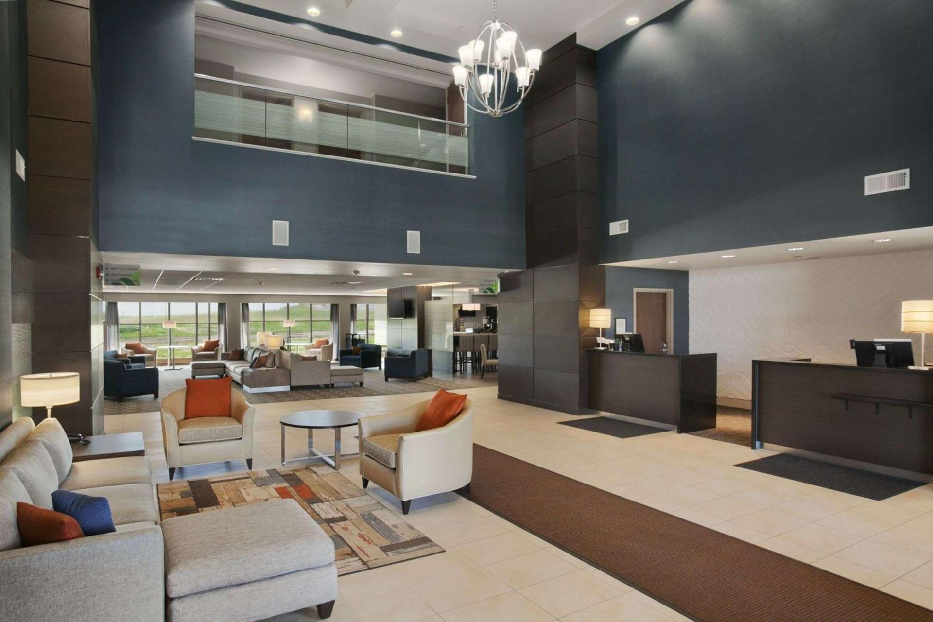 Wingate by Wyndham - Bismarck photo 14