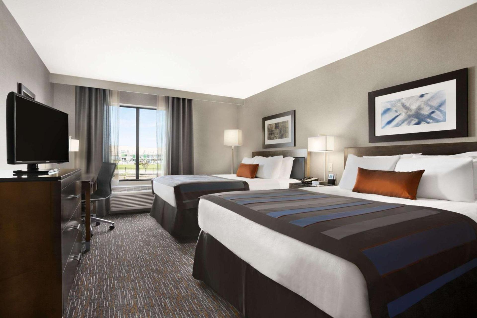 Wingate by Wyndham - Bismarck photo 15