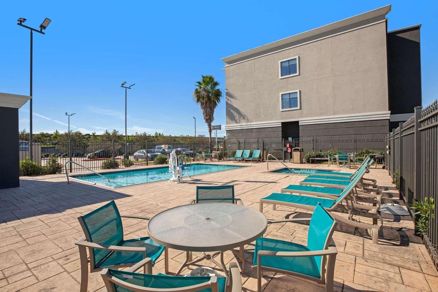 La Quinta Inn & Suites By Wyndham Houston Pasadena North photo 23