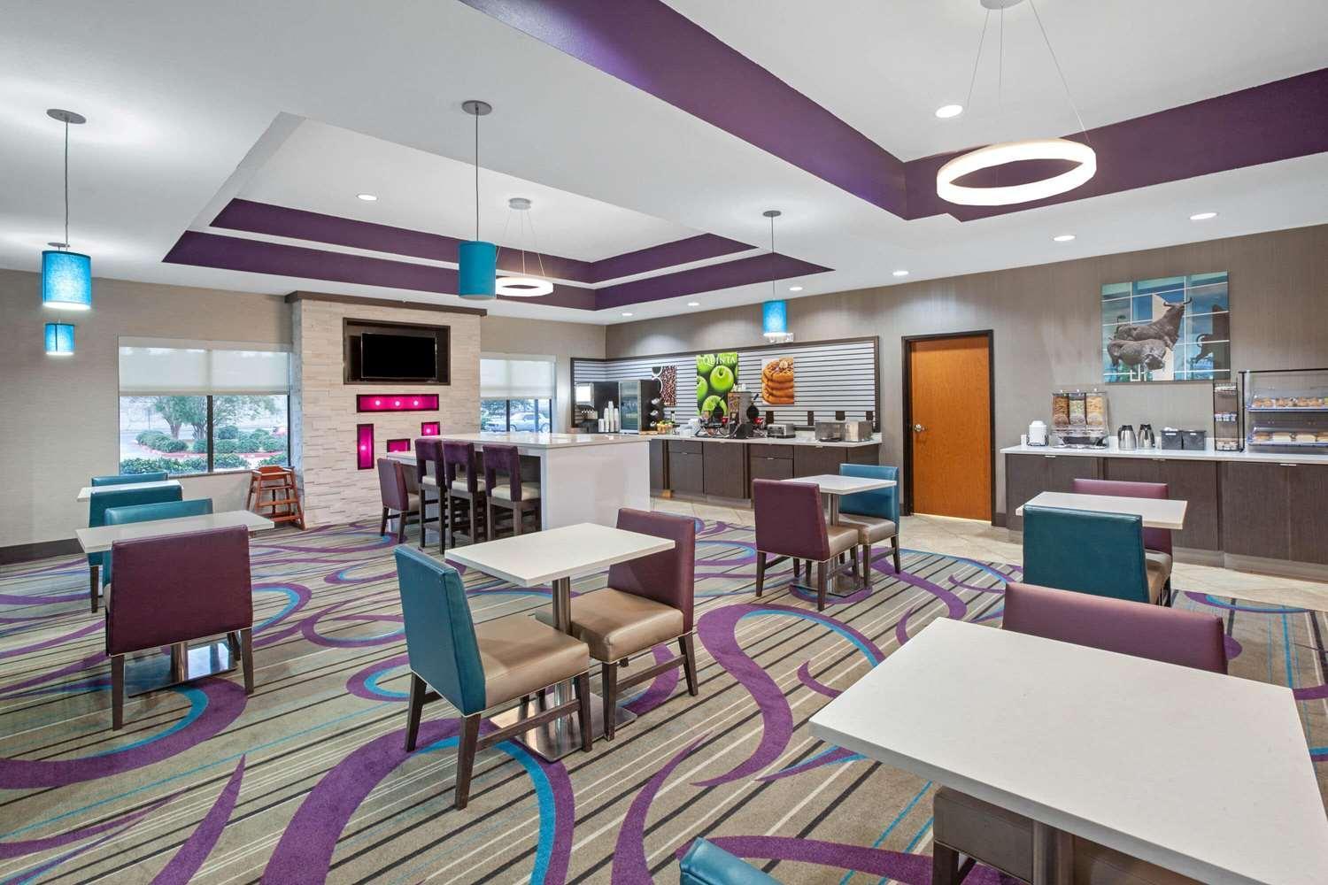 La Quinta Inn & Suites By Wyndham Houston Pasadena North photo 16