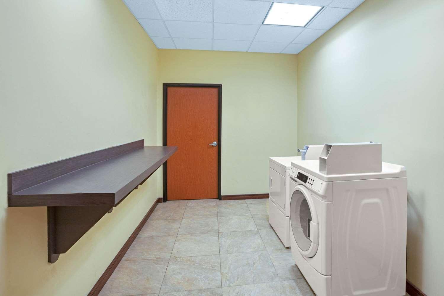 La Quinta Inn & Suites By Wyndham Houston Pasadena North photo 20