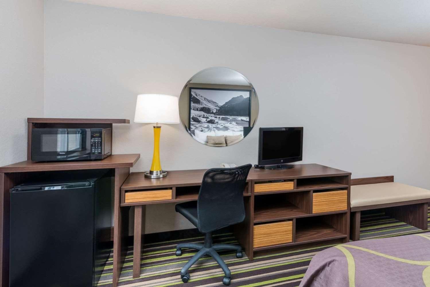 Super 8 by Wyndham Kalispell Glacier National Park photo 15