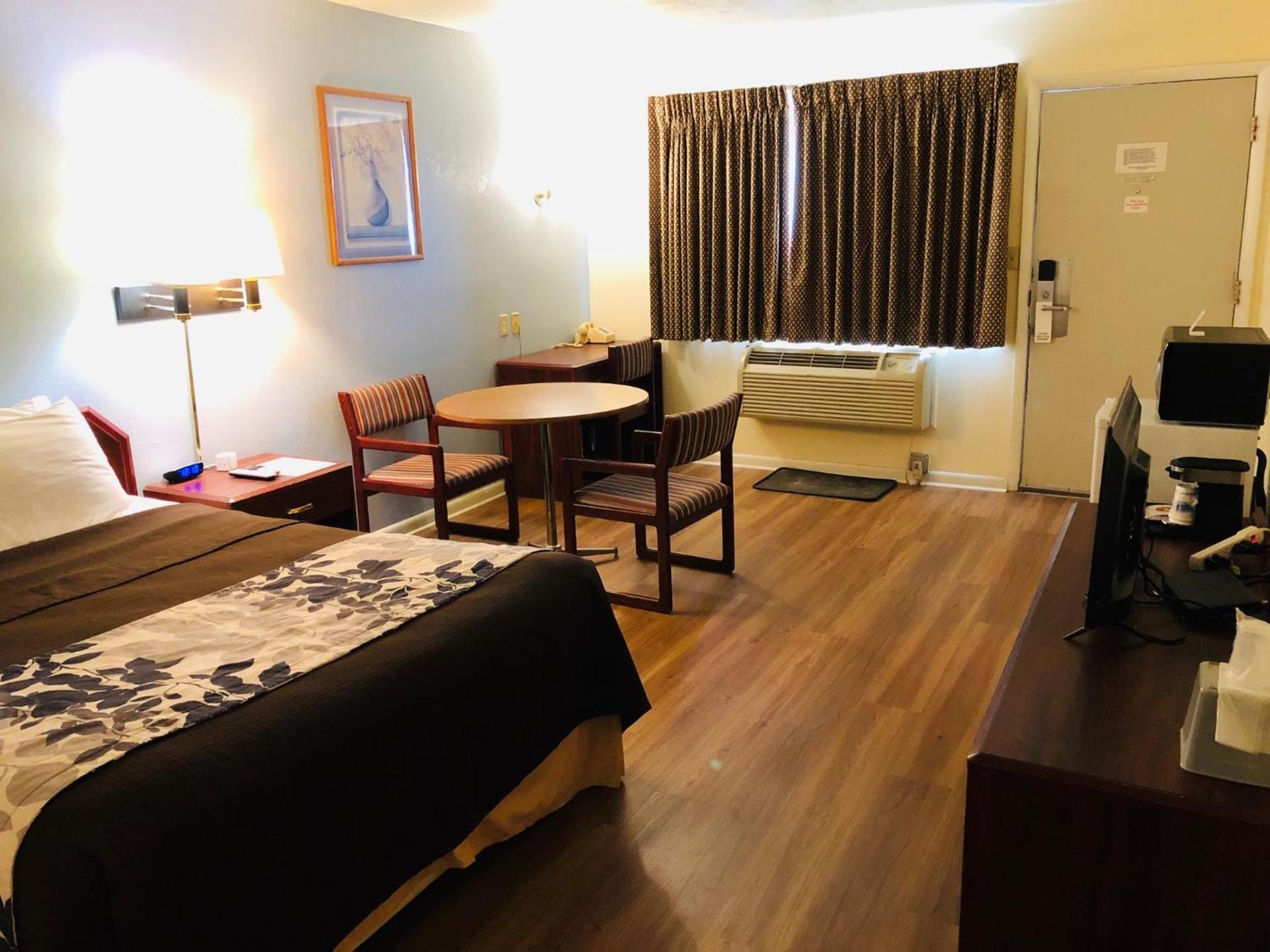 The Budget Inn Express photo 26