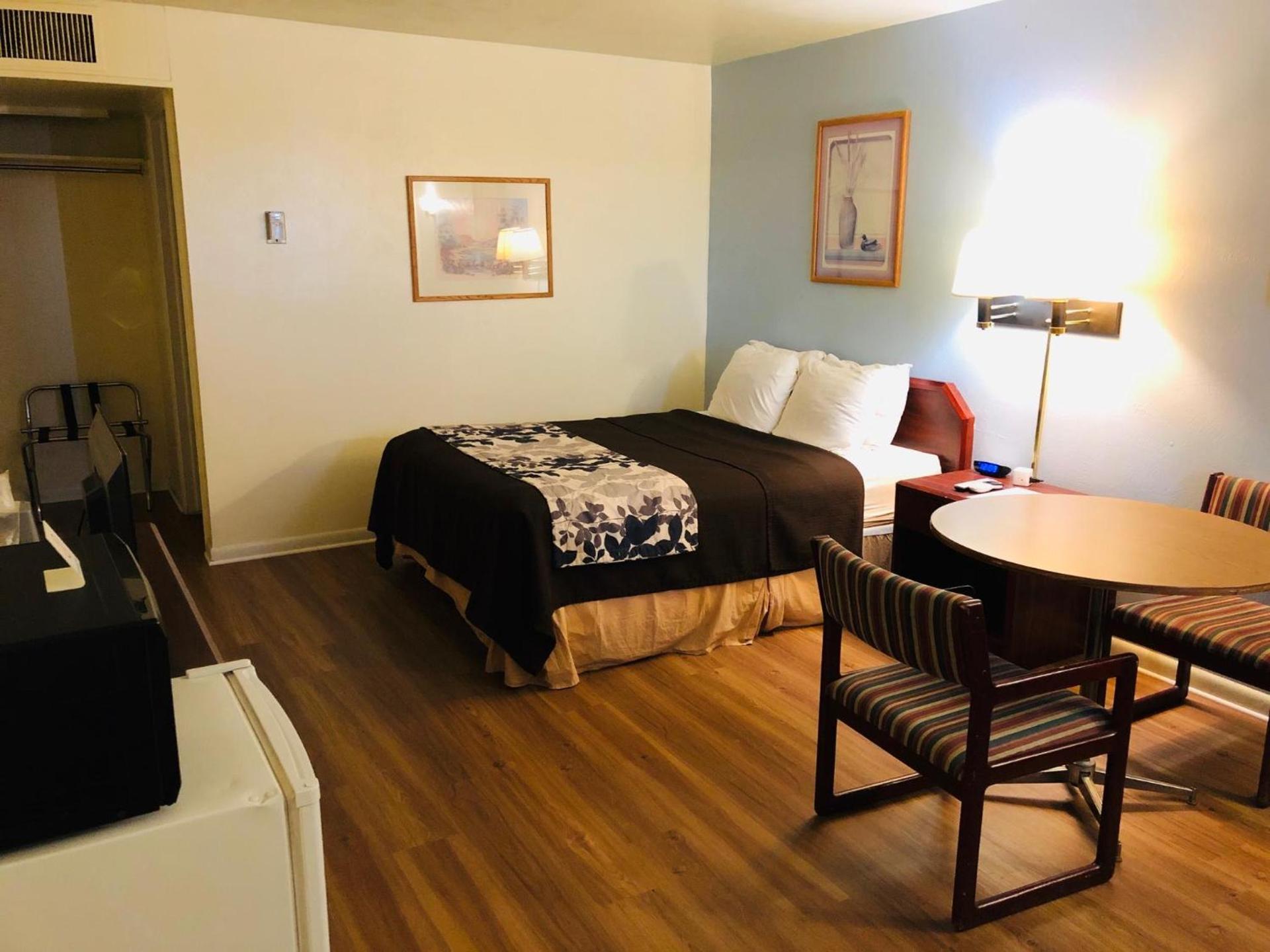 The Budget Inn Express photo 23