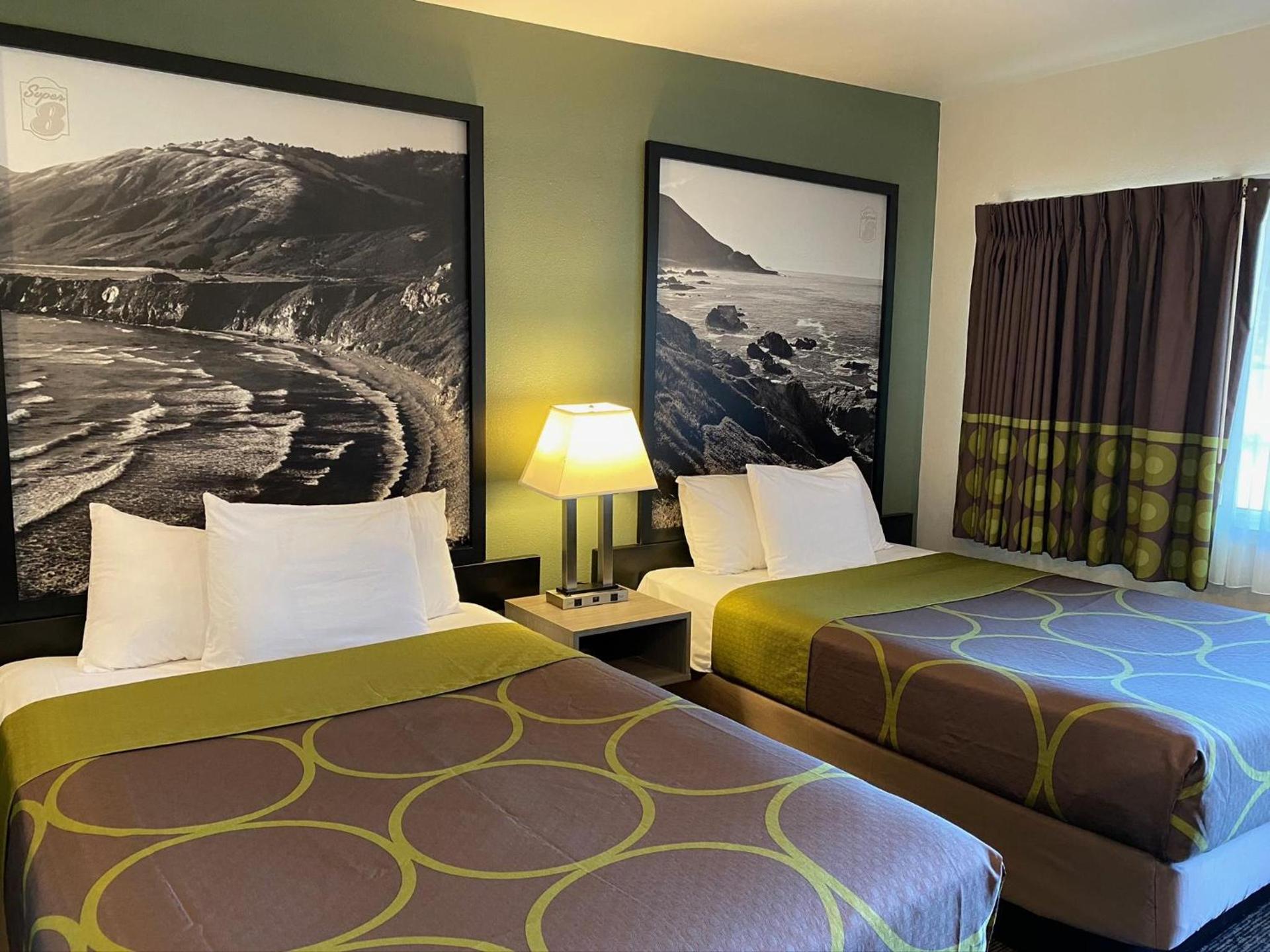 Super 8 by Wyndham Monterey photo 23
