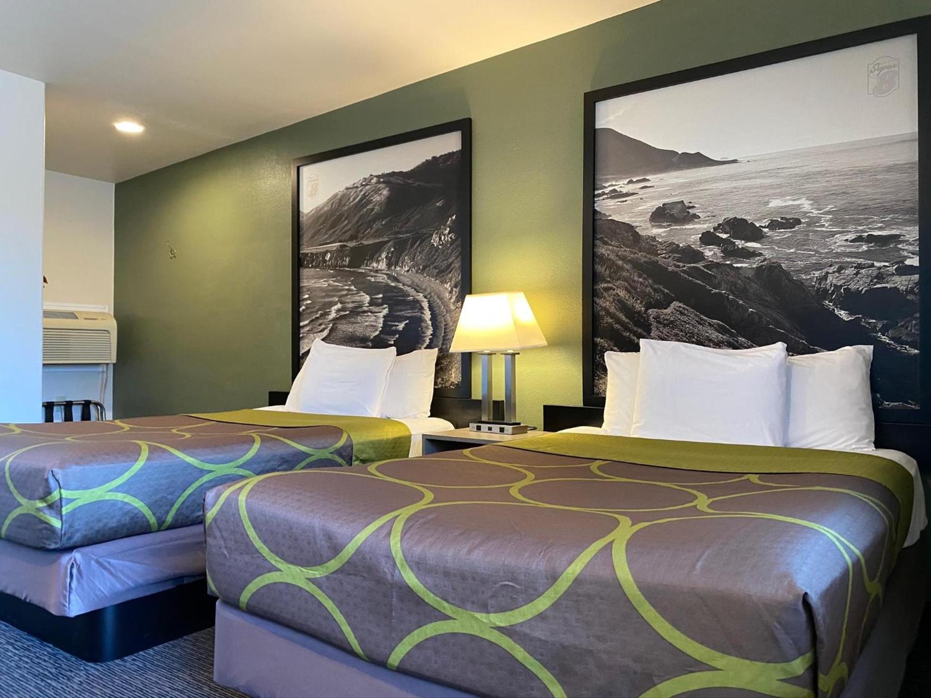 Super 8 by Wyndham Monterey photo 25