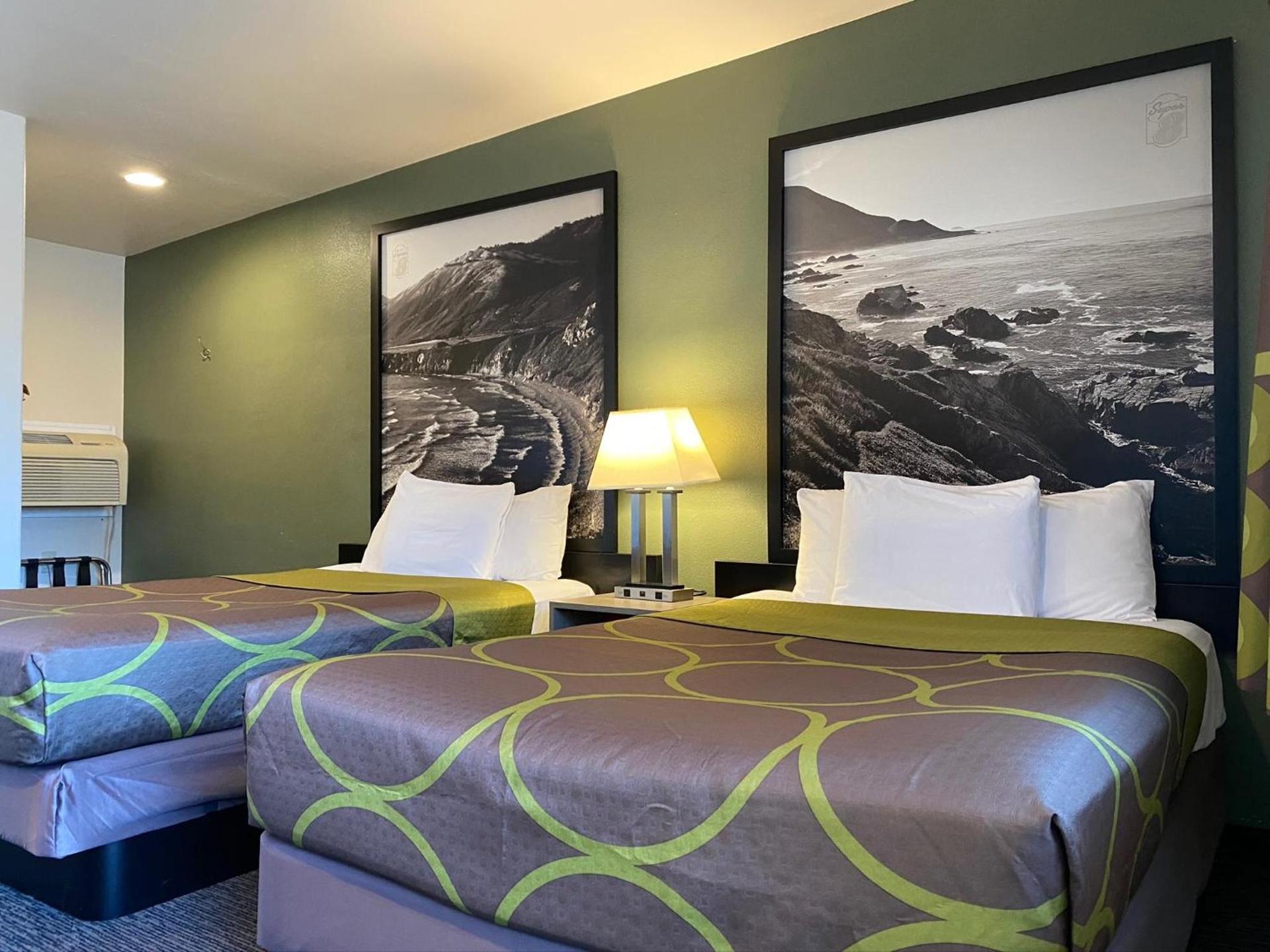 Super 8 by Wyndham Monterey photo 26