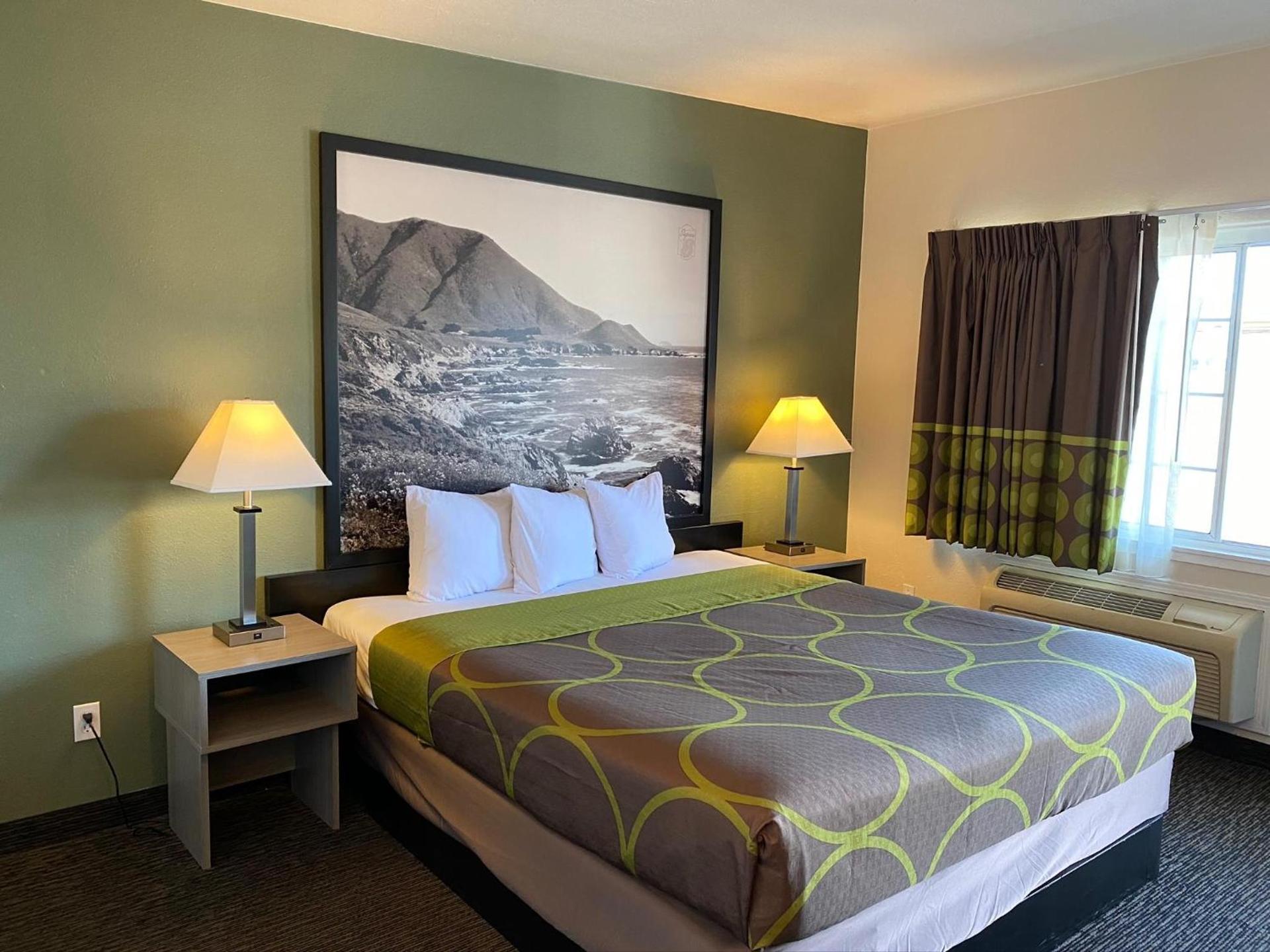 Super 8 by Wyndham Monterey photo 20
