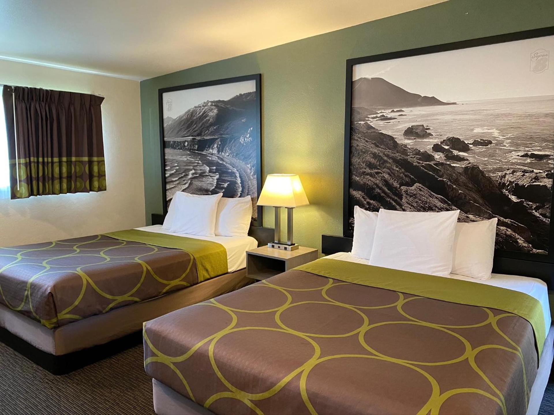 Super 8 by Wyndham Monterey photo 13