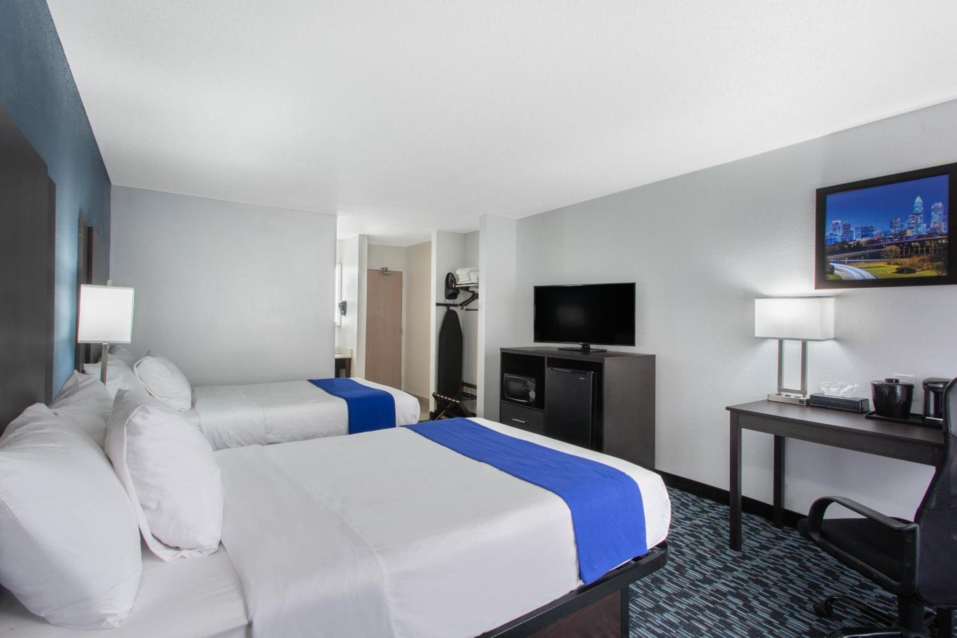 Clarion Pointe photo 36