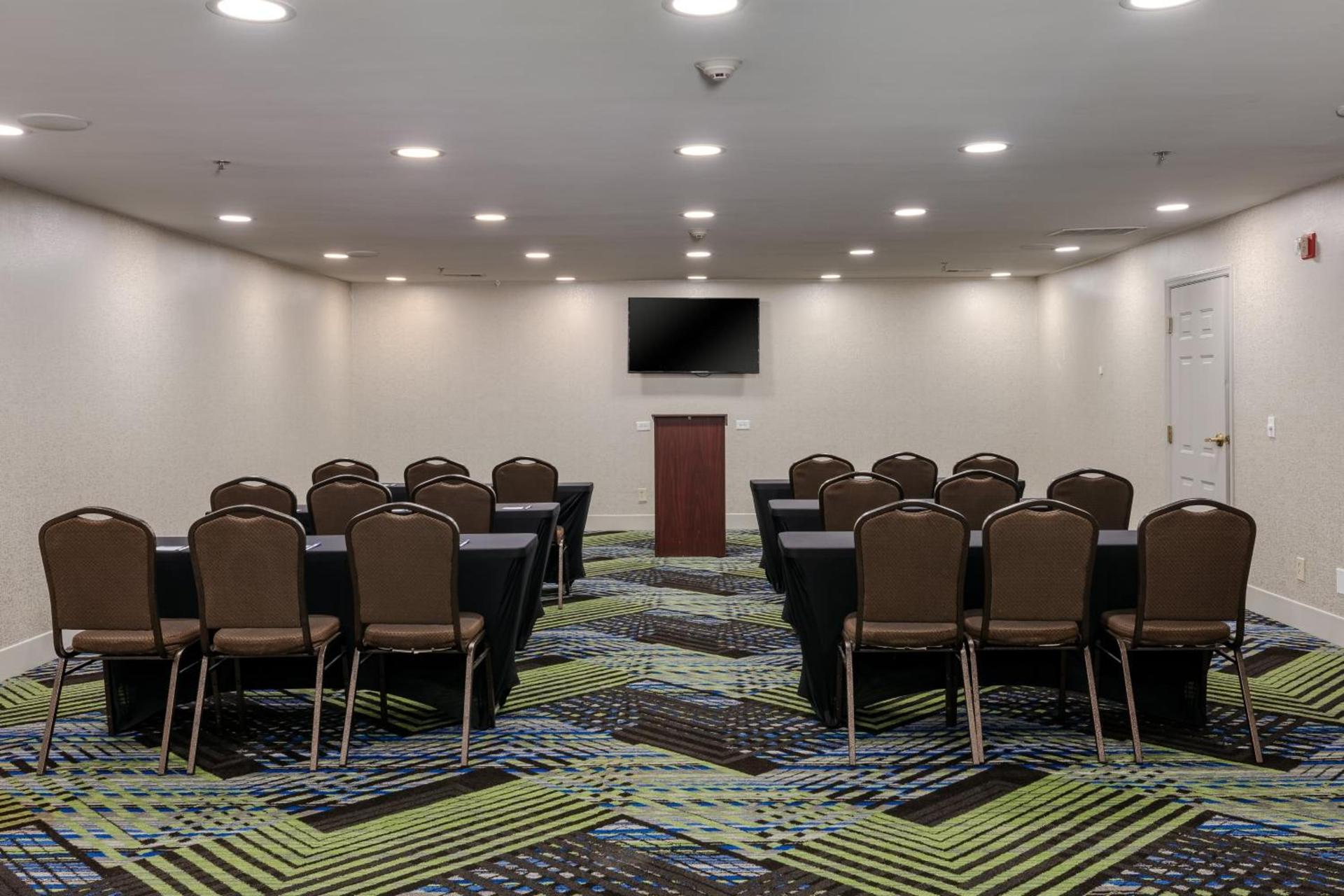 Holiday Inn Express Alpharetta - Roswell by IHG photo 38