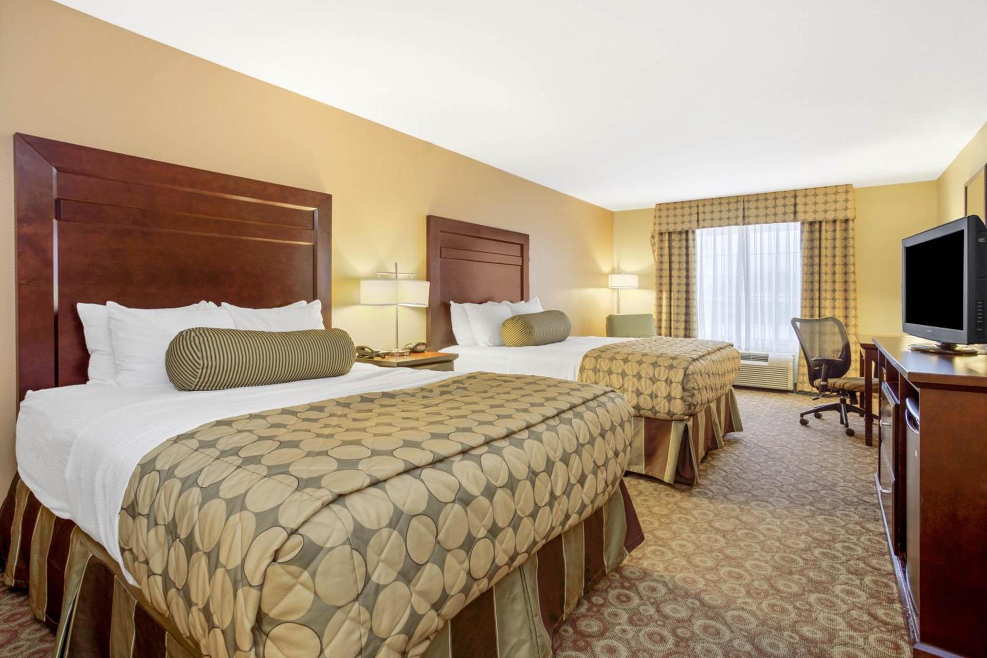La Quinta by Wyndham Dickinson photo 45