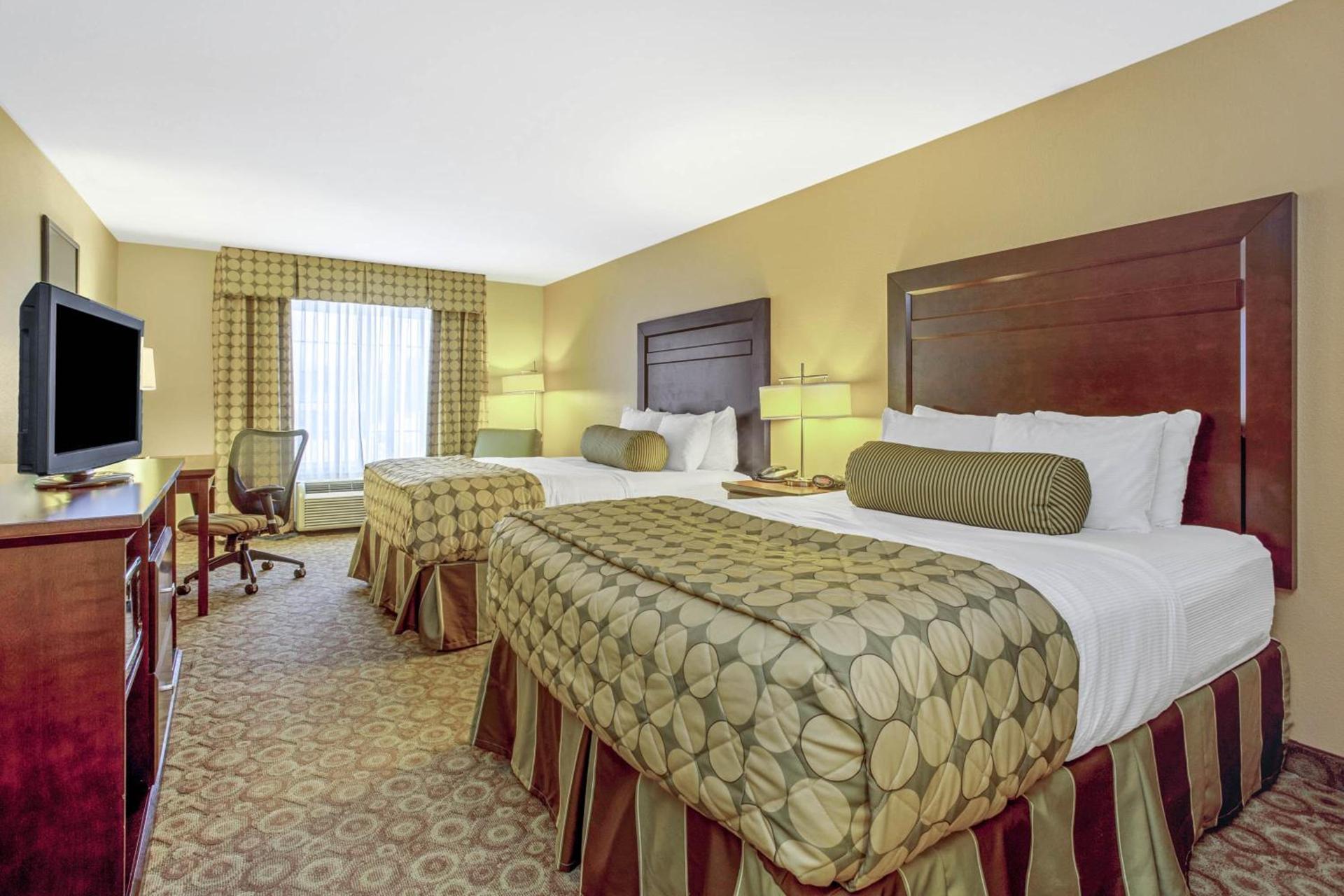 La Quinta by Wyndham Dickinson photo 41