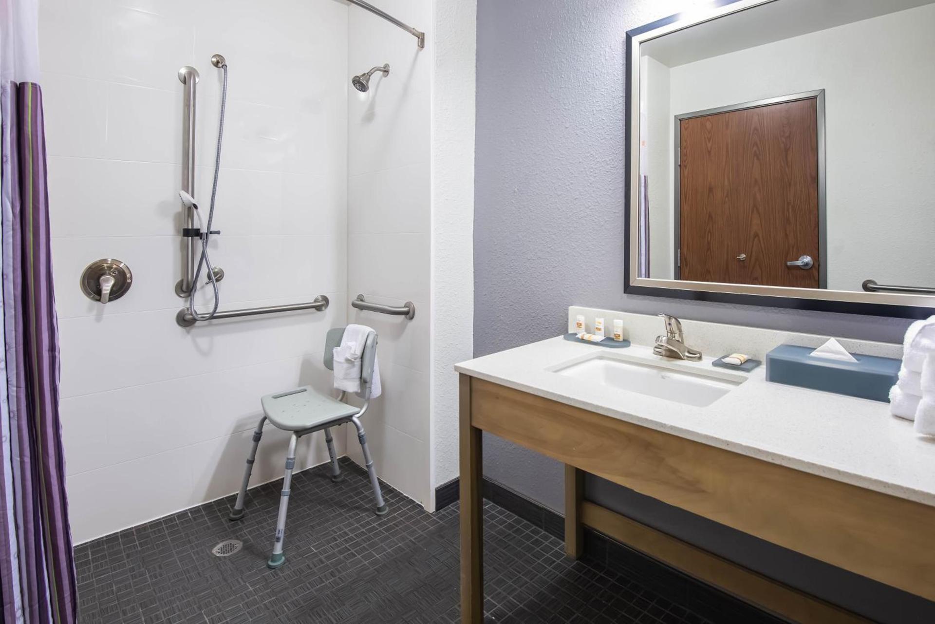 La Quinta by Wyndham Morgantown photo 72