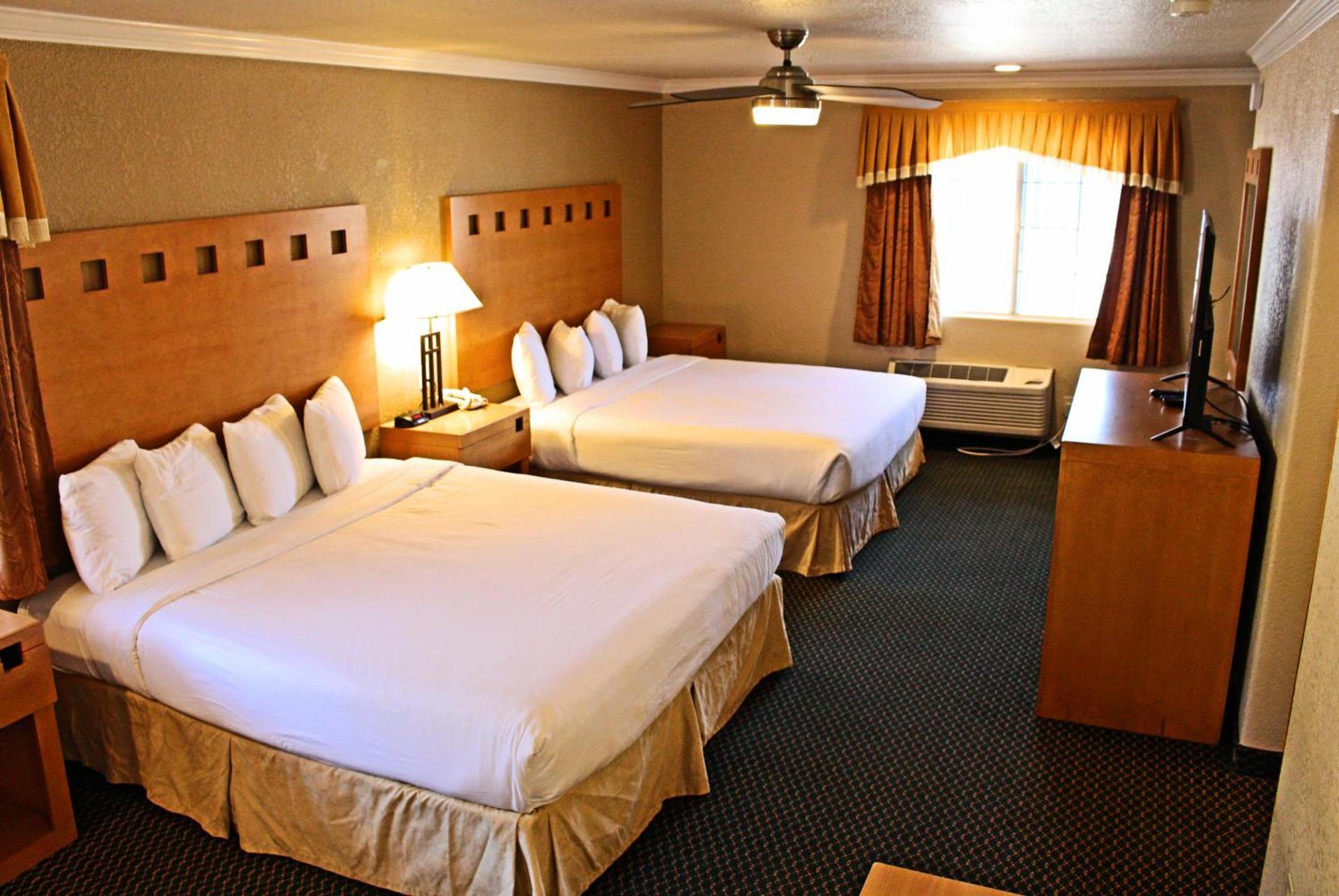 Lake Point Lodge photo 6