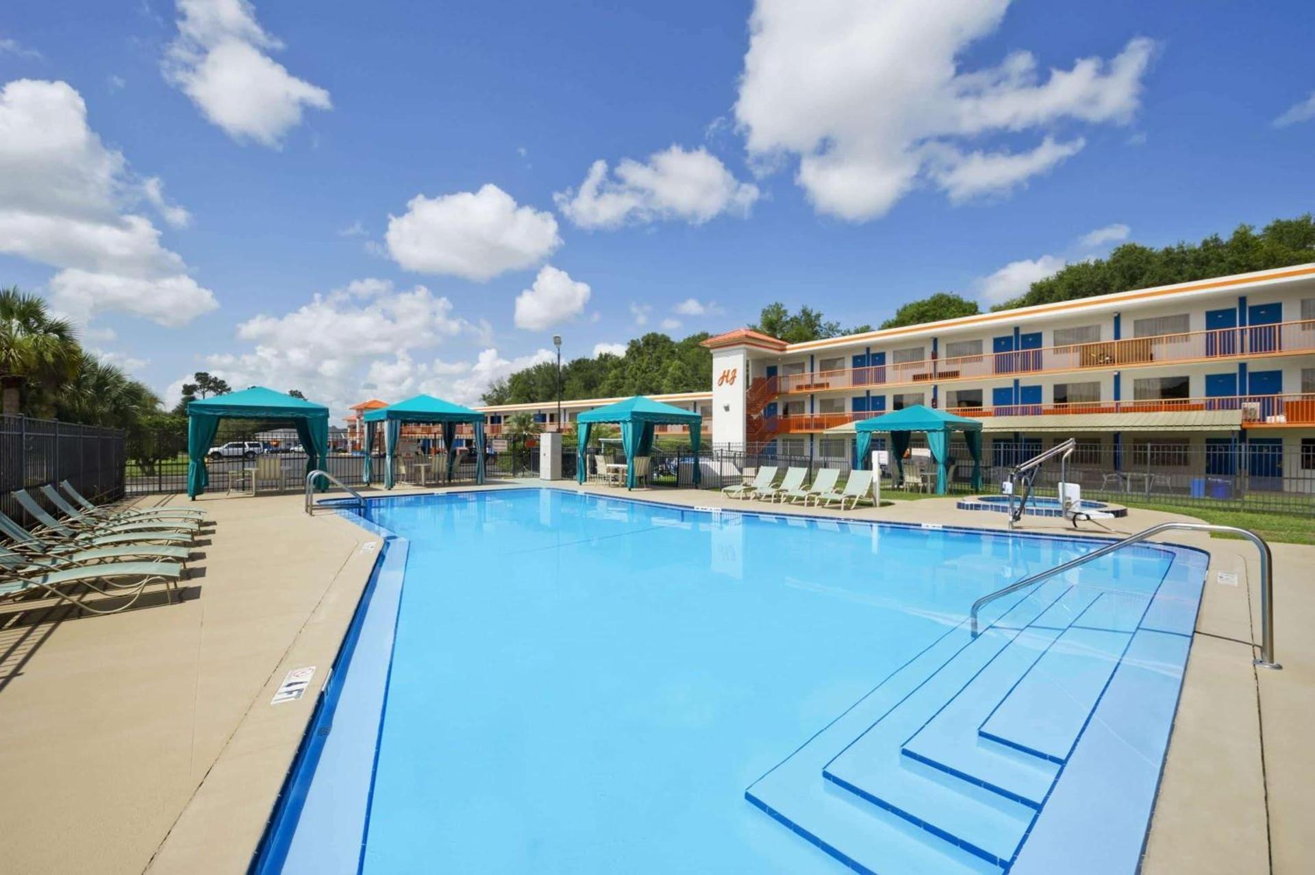Howard Johnson by Wyndham Ocala FL I-75 photo 4