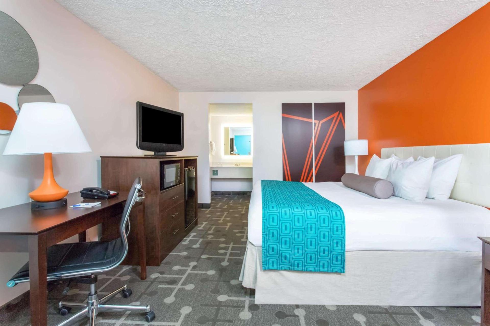 Howard Johnson by Wyndham Ocala FL I-75 photo 47