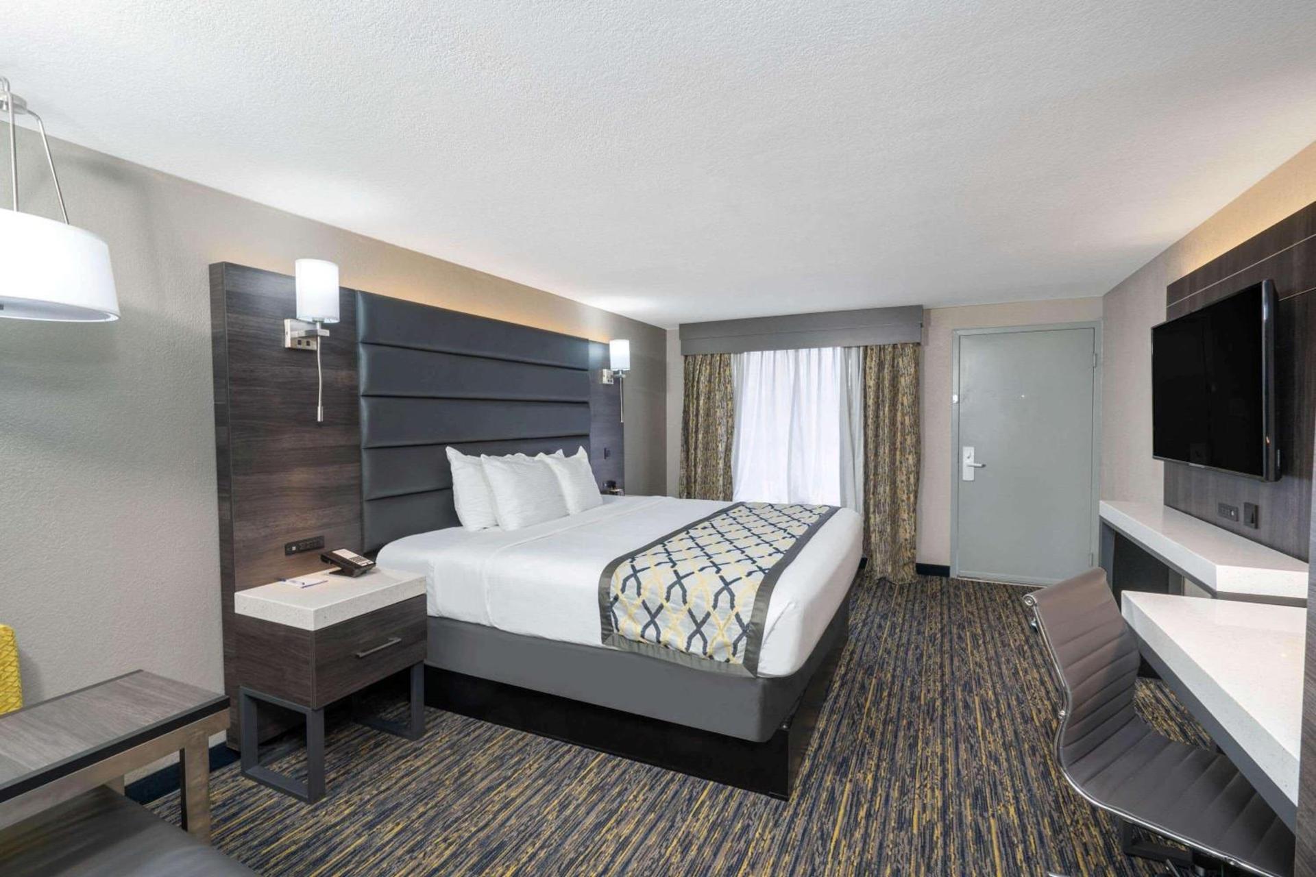 Baymont by Wyndham Murfreesboro photo 12