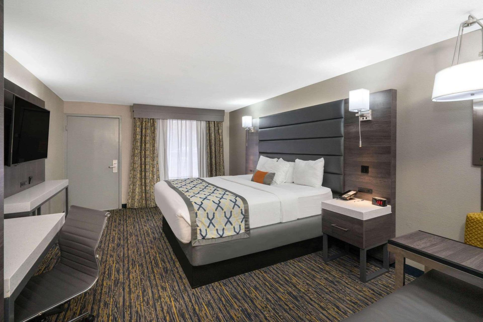 Baymont by Wyndham Murfreesboro photo 15