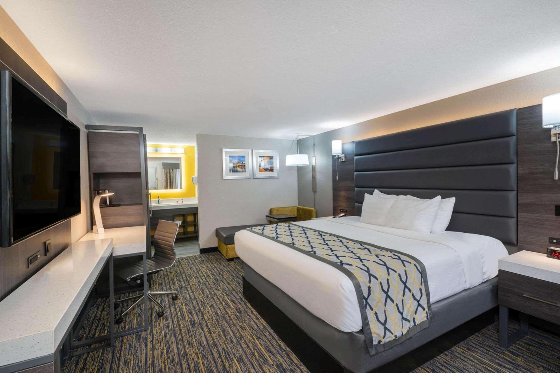 Baymont by Wyndham Murfreesboro photo 14