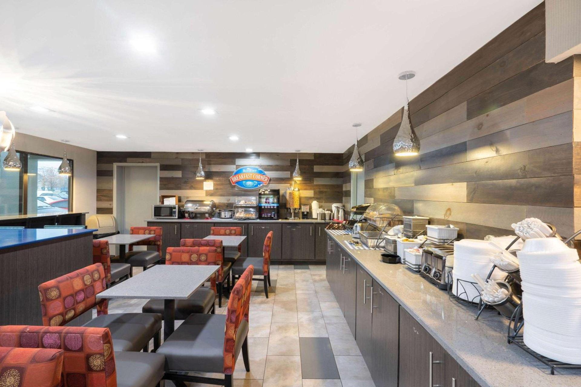 Baymont by Wyndham Murfreesboro photo 23