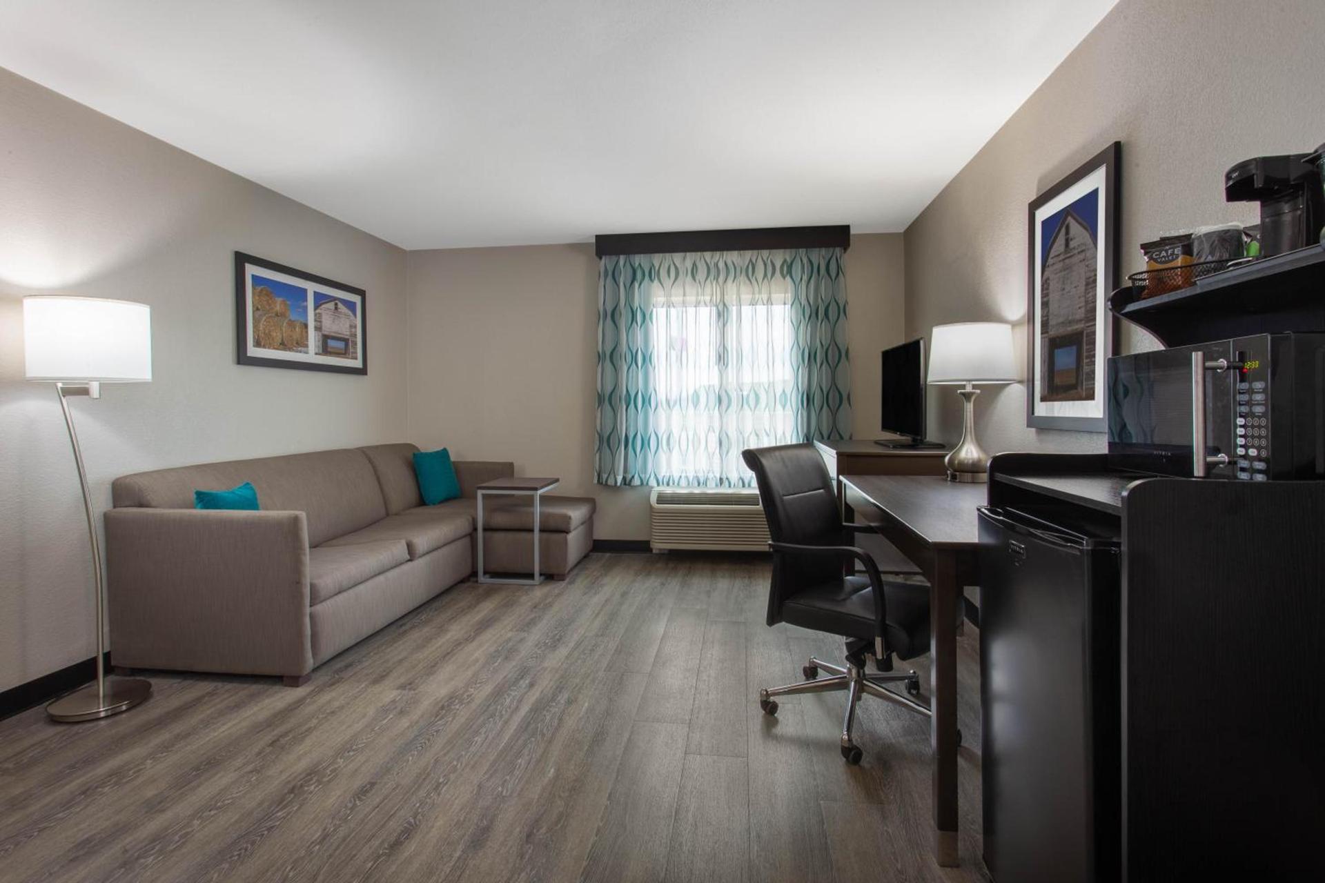 La Quinta by Wyndham Effingham photo 11