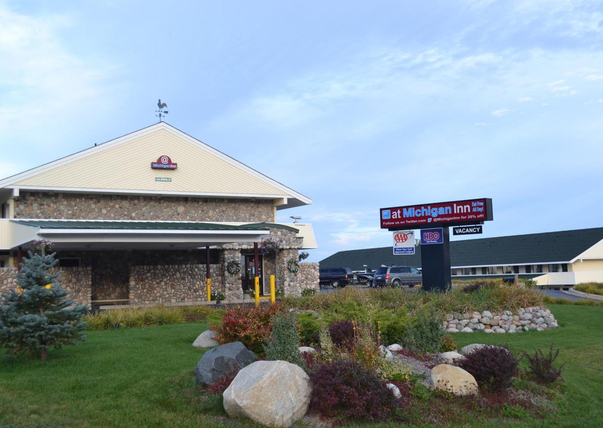 Baymont by Wyndham Petoskey photo 15