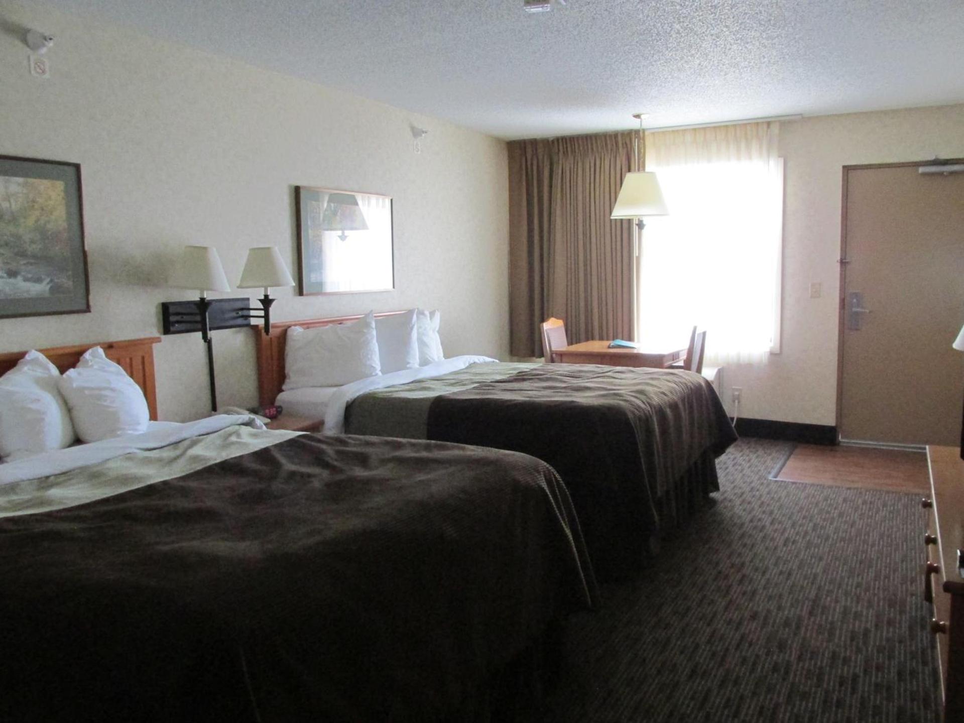 Kelly Inn and Suites Mitchell photo 4
