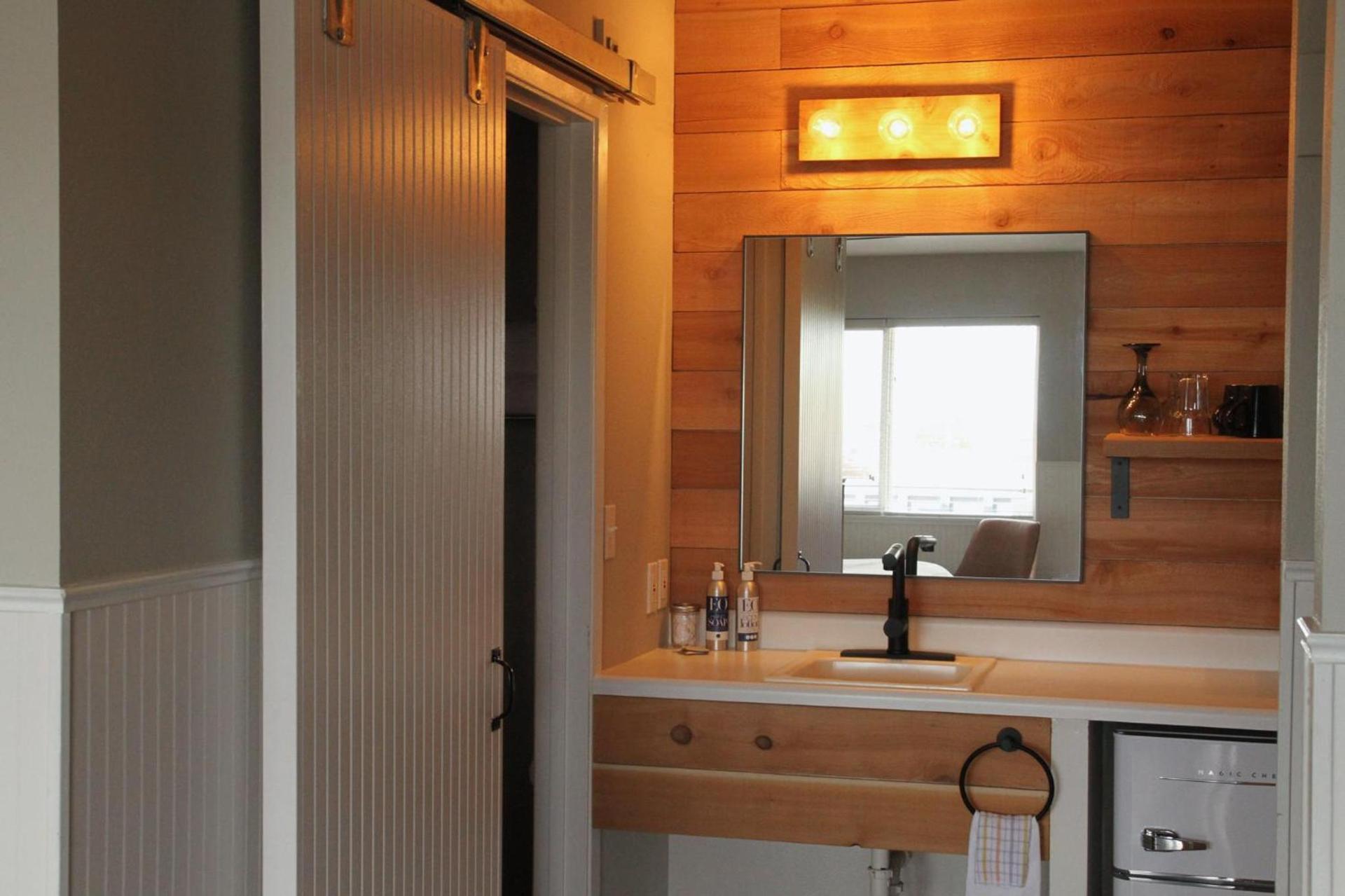 Boardwalk Cottages photo 41