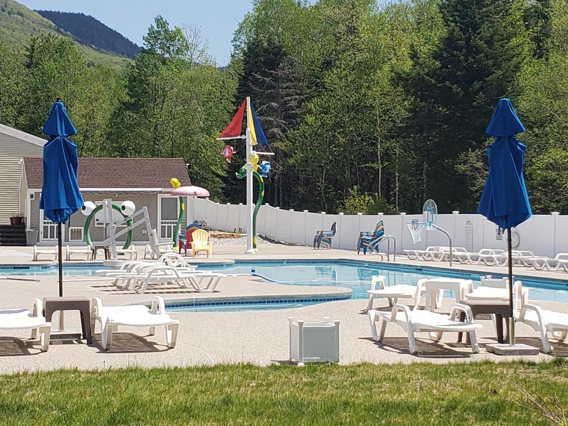 Town Square Condominiums photo 3