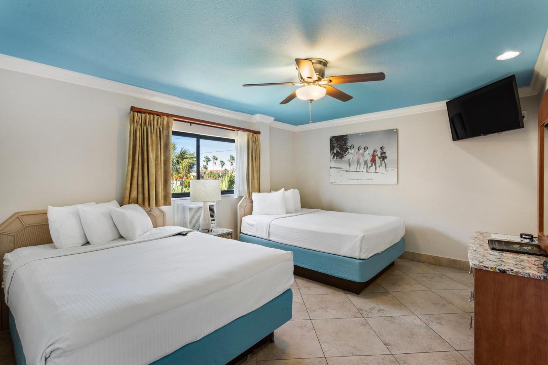 Plaza Beach Hotel - Beachfront Resort photo 57