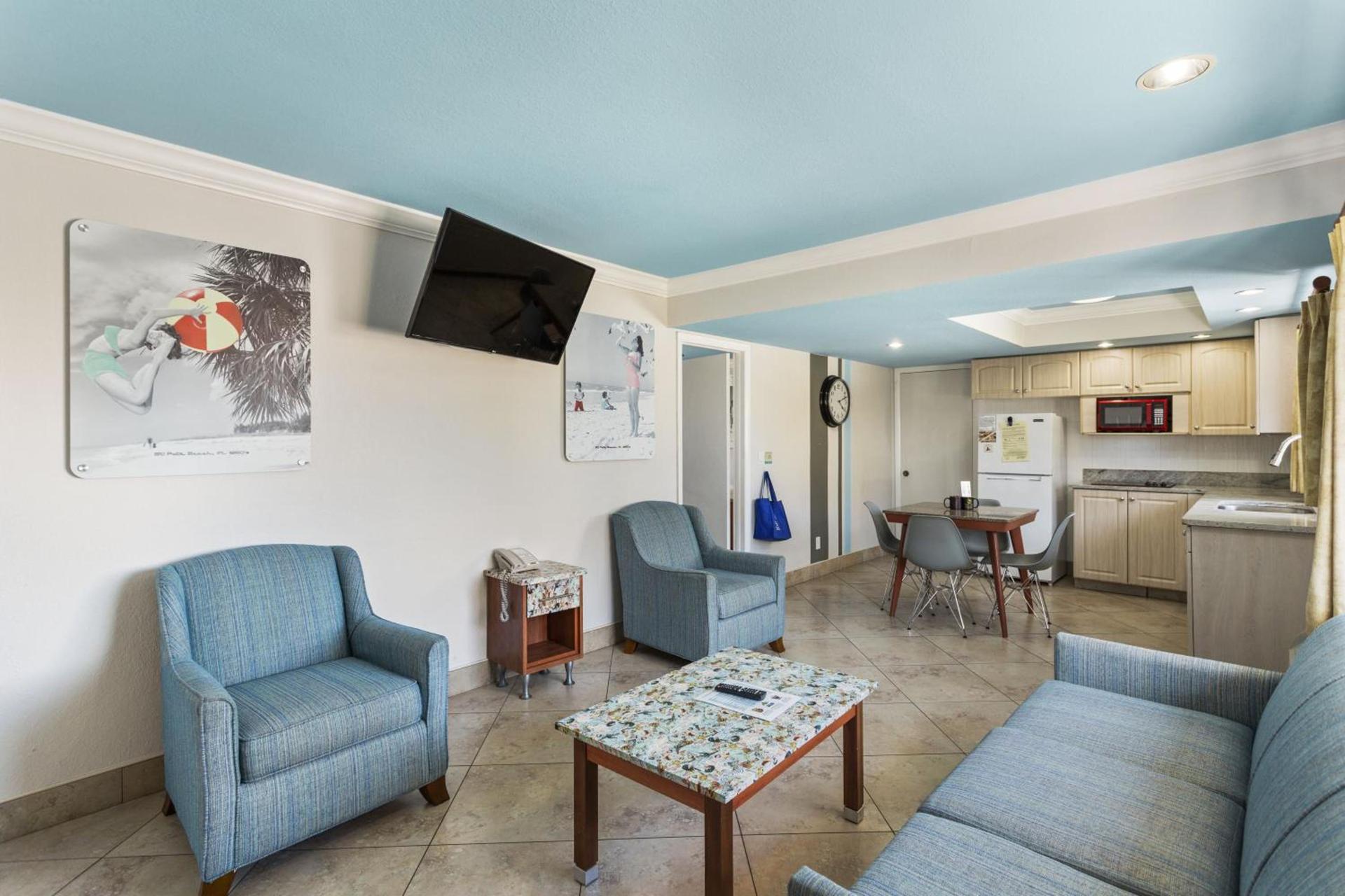 Plaza Beach Hotel - Beachfront Resort photo 75