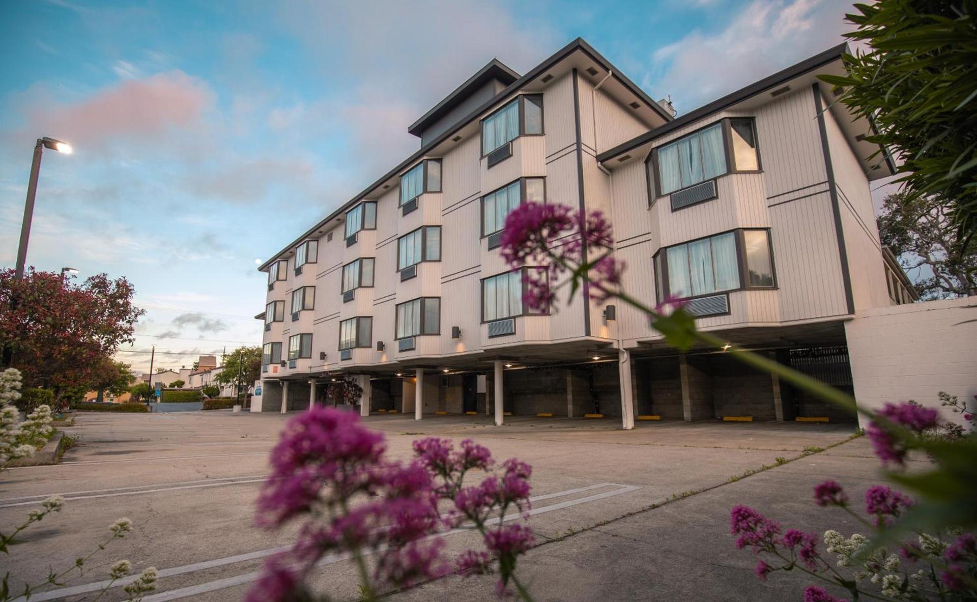 Days Inn by Wyndham Monterey Downtown photo 29