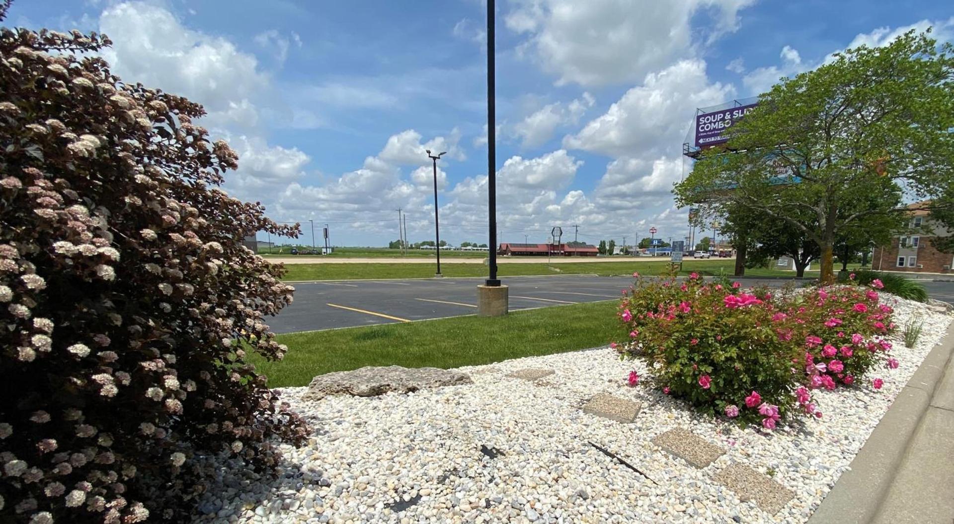 Baymont by Wyndham Litchfield photo 17