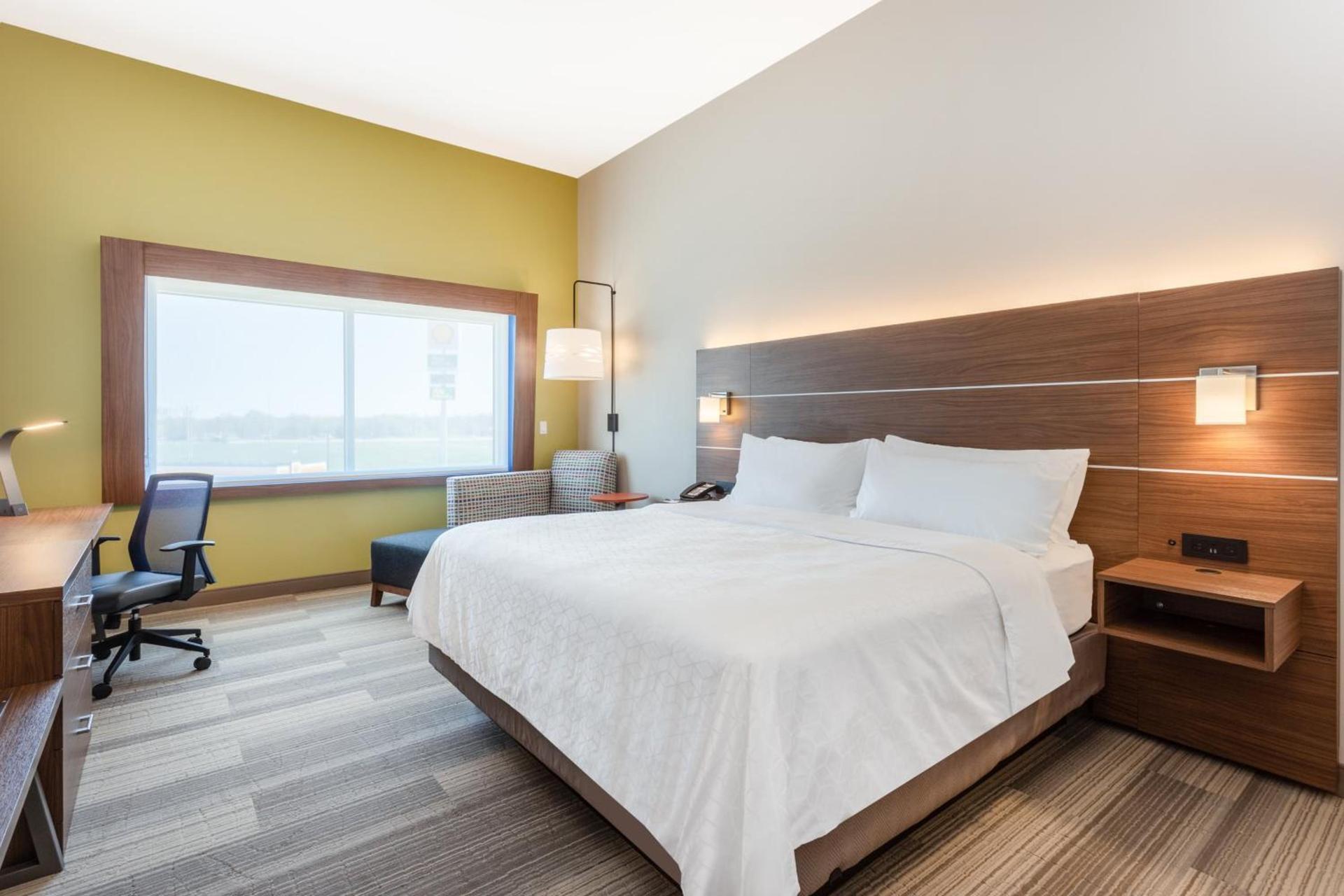 Holiday Inn Express & Suites - Springfield North by IHG photo 4
