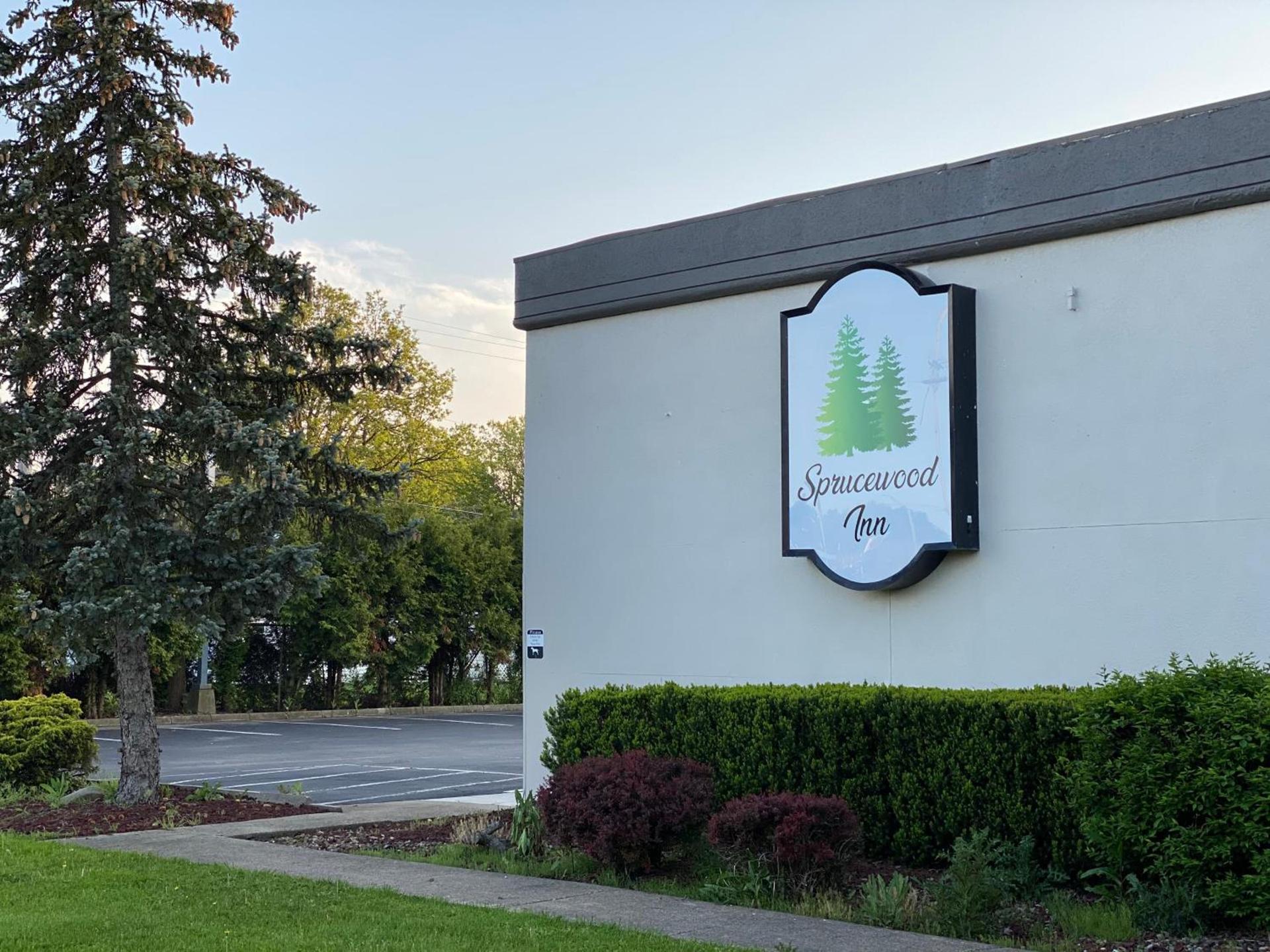 Sprucewood Inn photo 16
