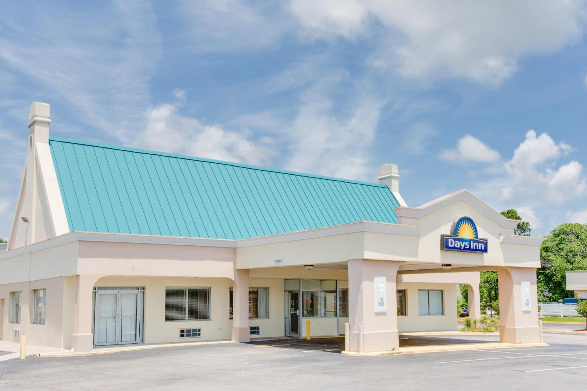 Days Inn by Wyndham Chester photo 15