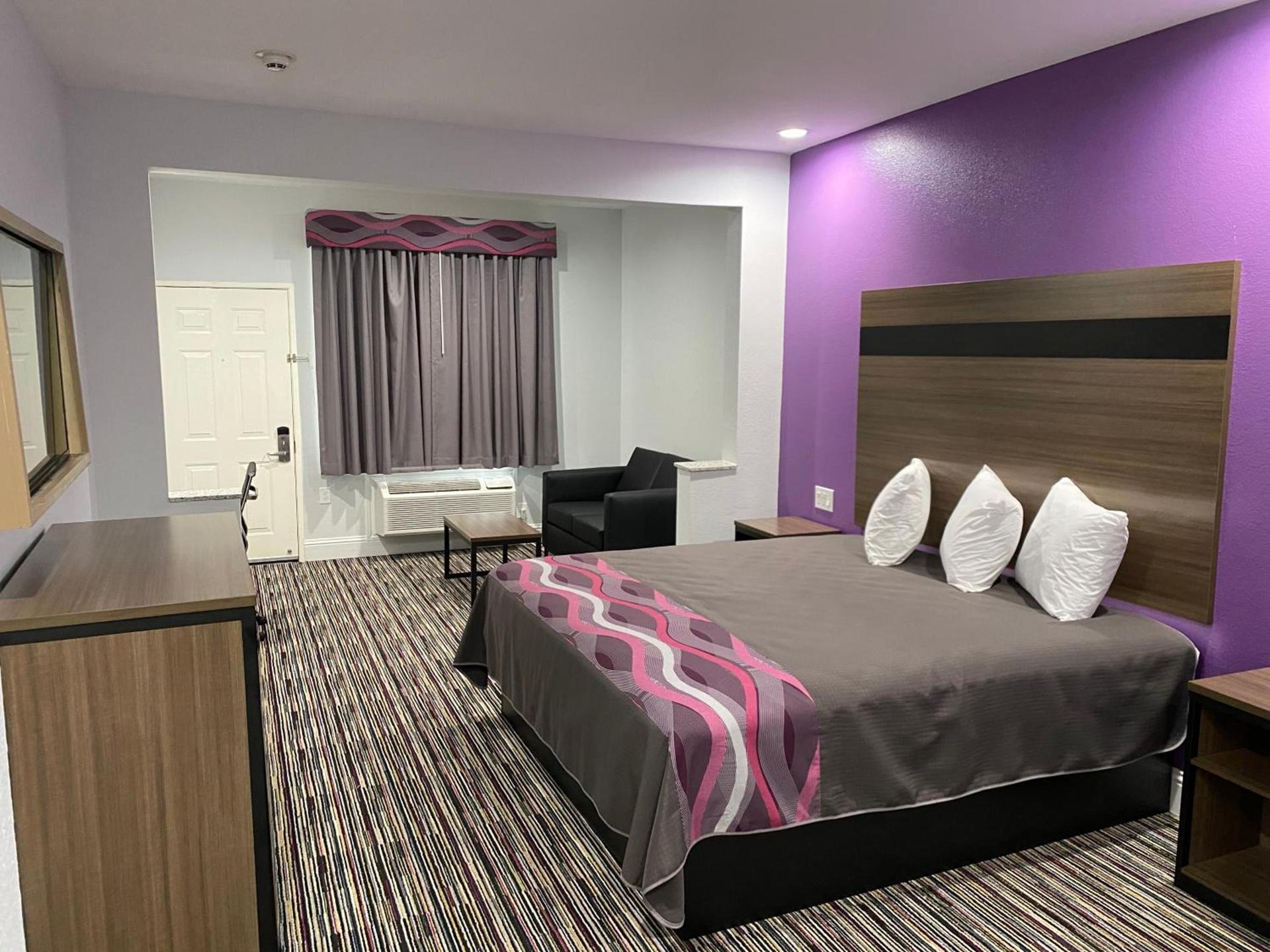 Palace Inn Crosby photo 16