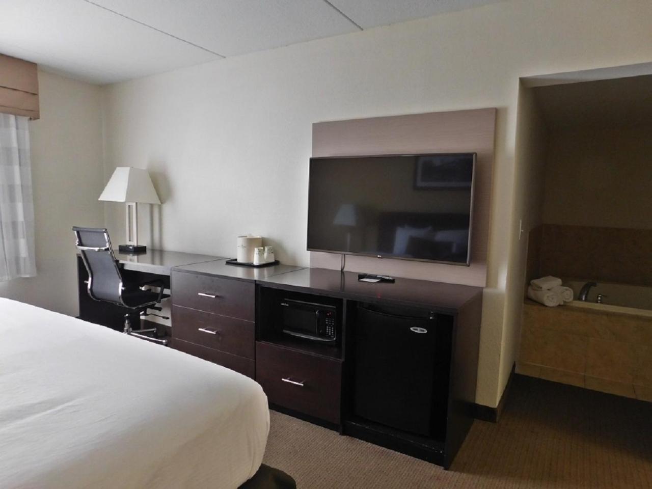 Wingate by Wyndham Bowling Green photo 13