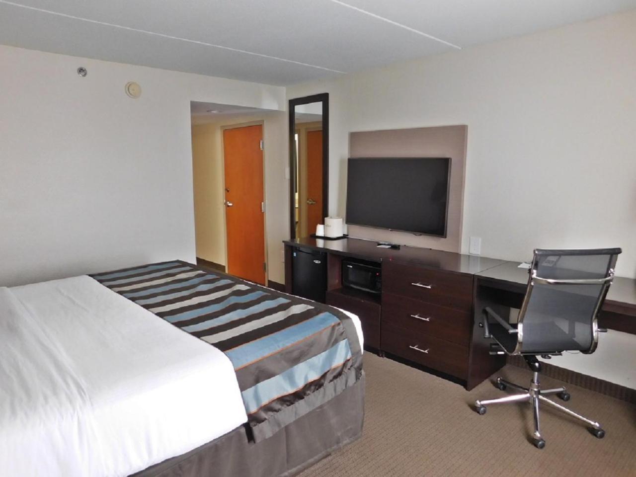Wingate by Wyndham Bowling Green photo 11