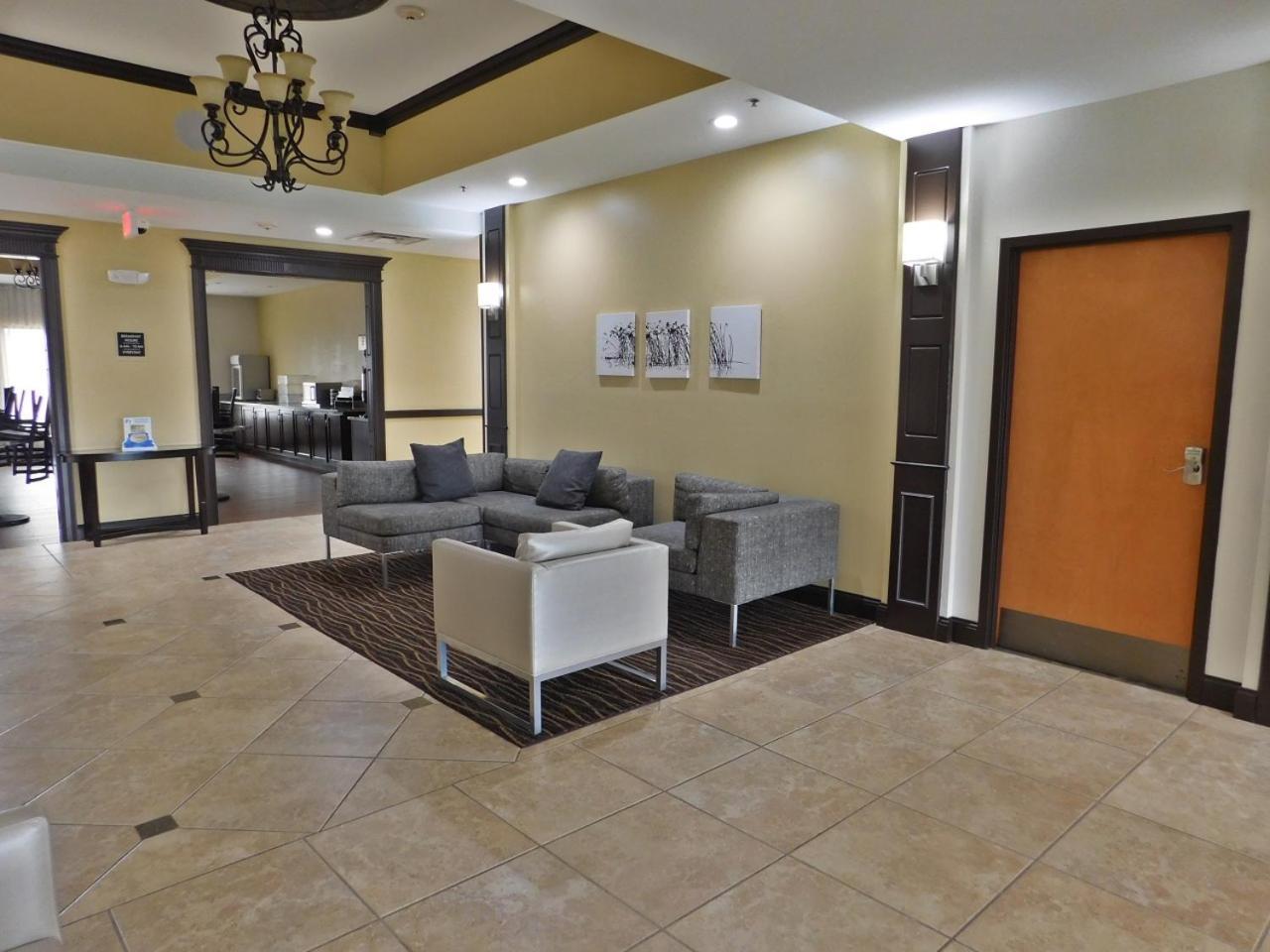 Wingate by Wyndham Bowling Green photo 5