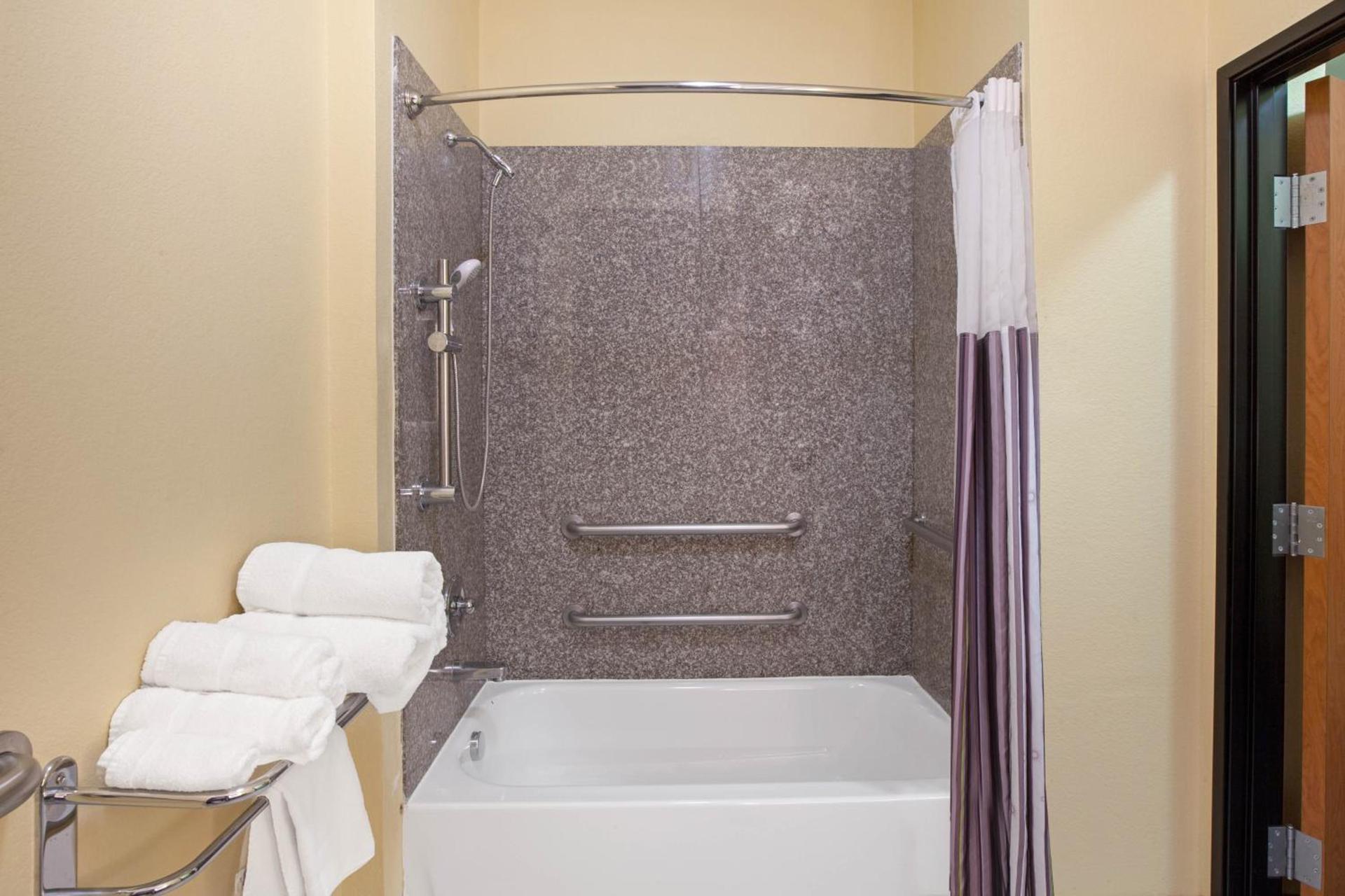 La Quinta Inn & Suites By Wyndham Houston Pasadena North photo 31