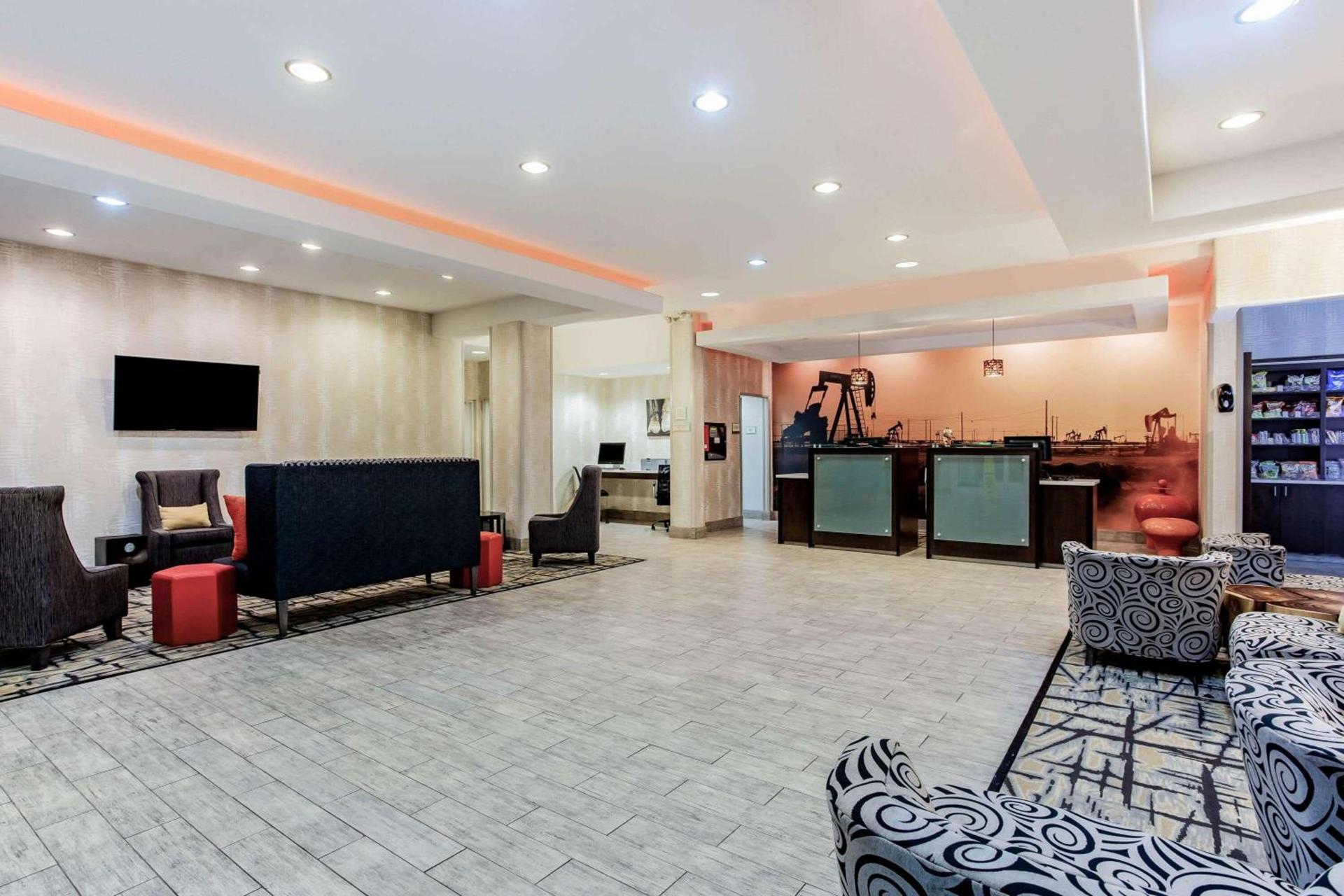 La Quinta by Wyndham Andrews photo 6