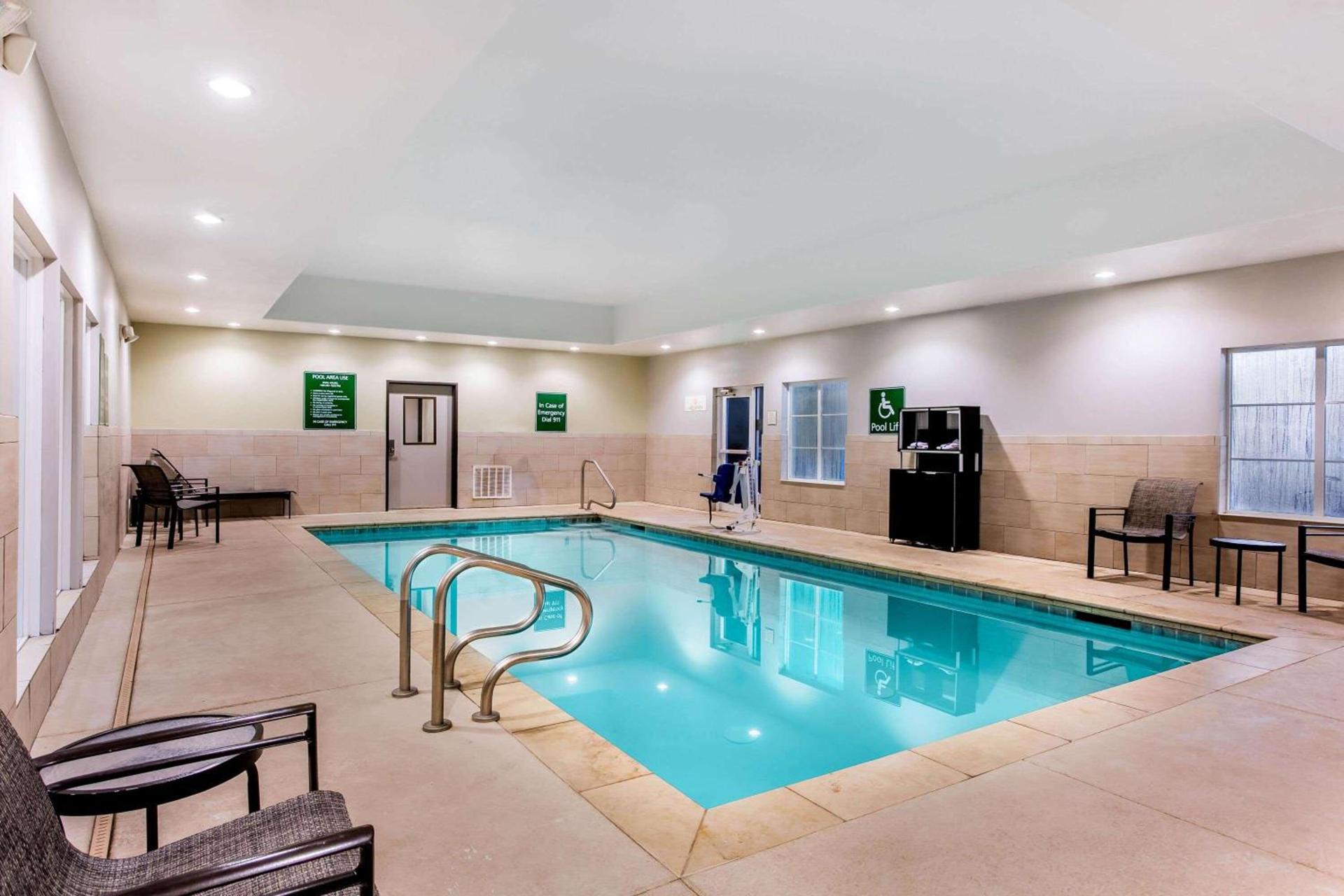 La Quinta by Wyndham Andrews photo 8