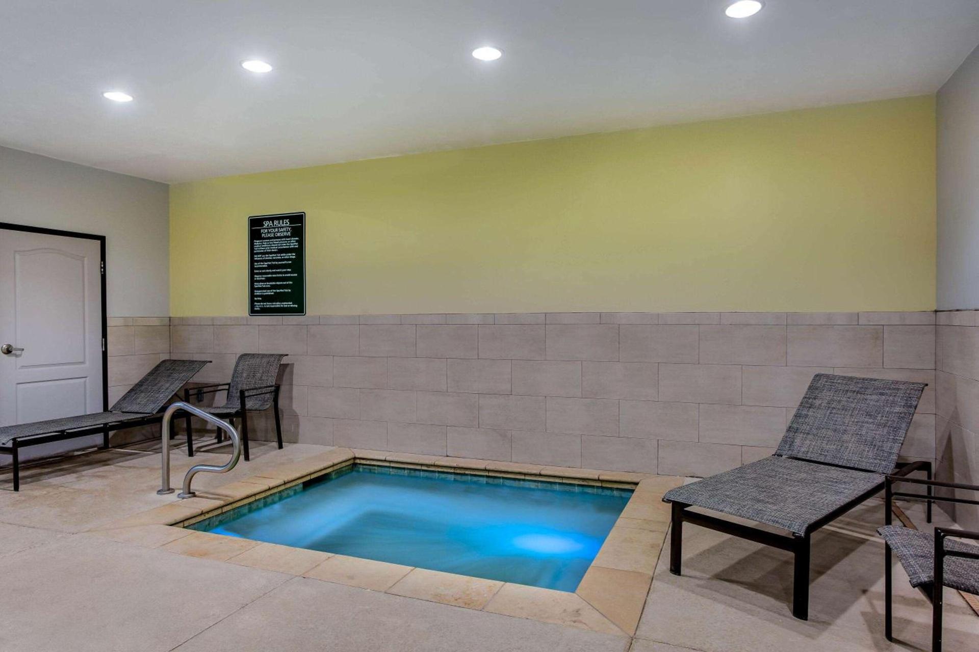 La Quinta by Wyndham Andrews photo 7