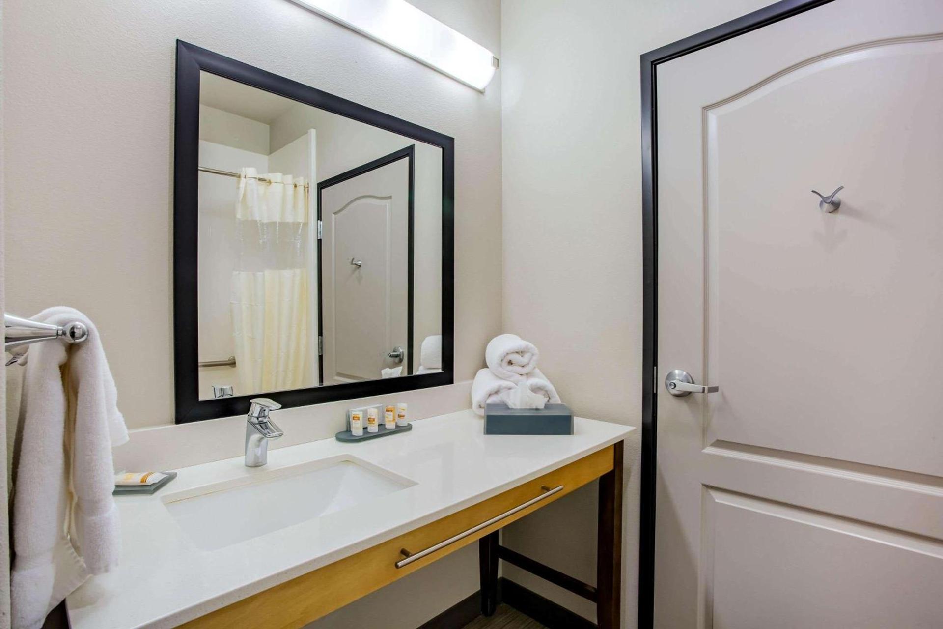 La Quinta by Wyndham Andrews photo 18
