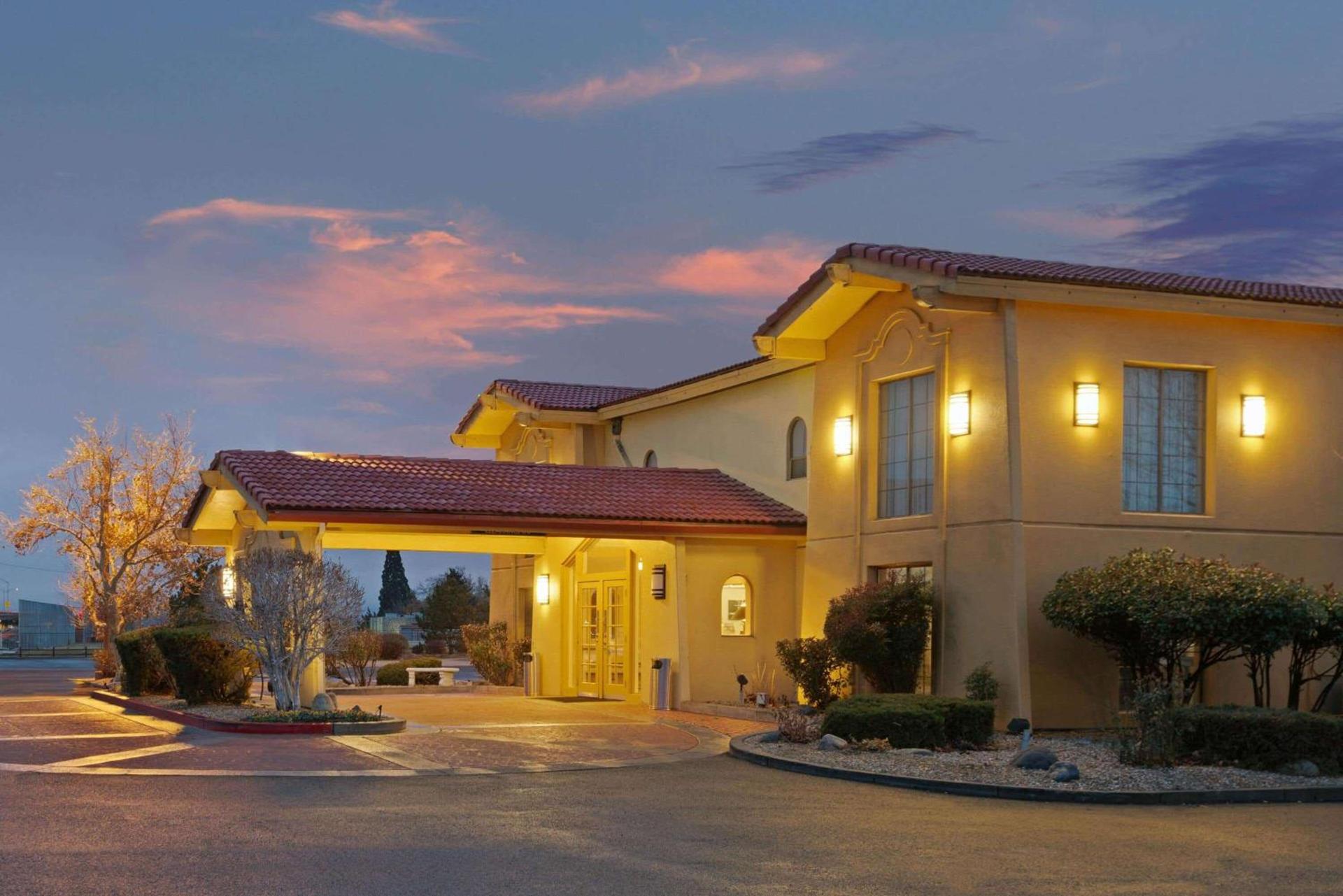 Days Inn by Wyndham Reno photo 4