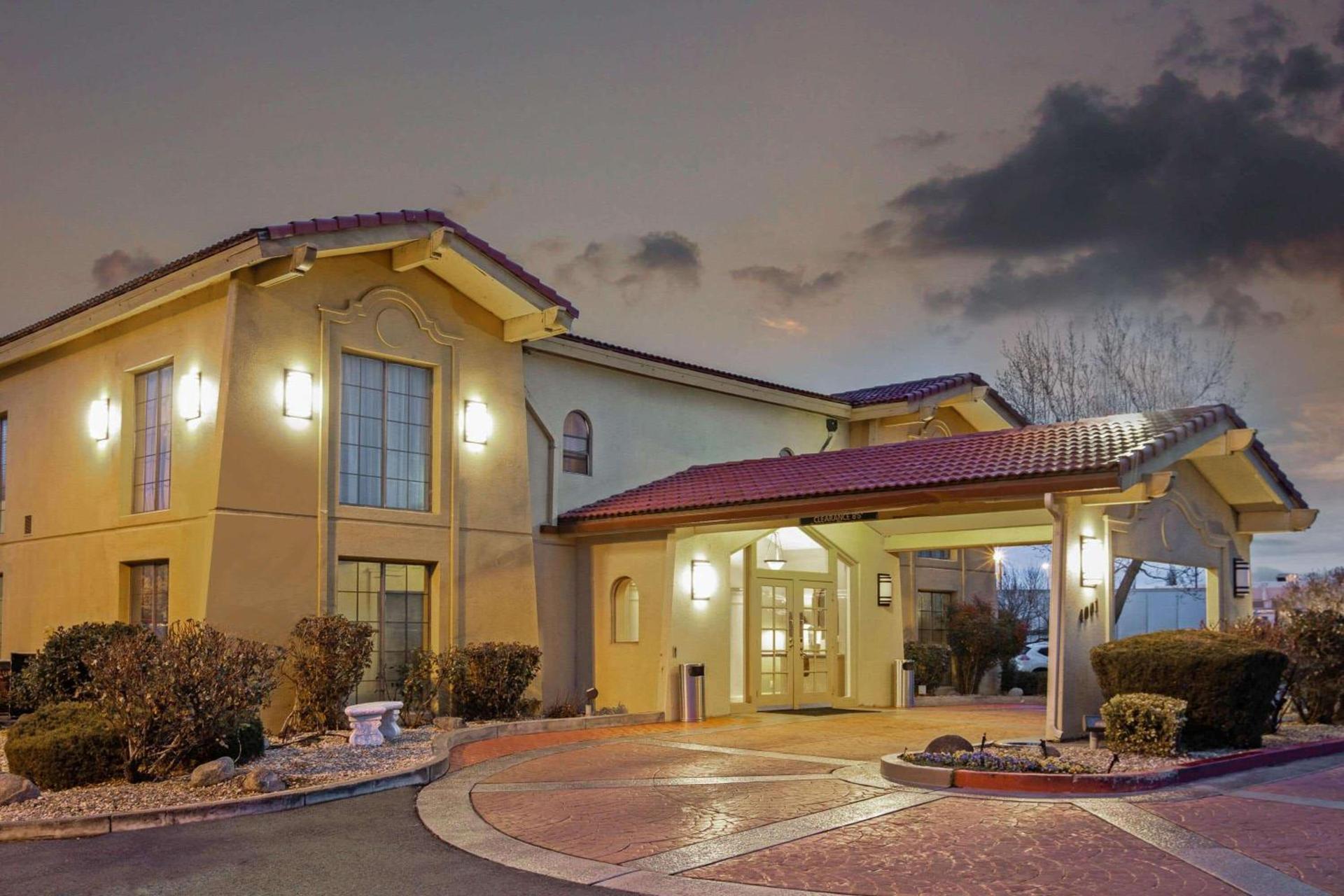 Days Inn by Wyndham Reno photo 3